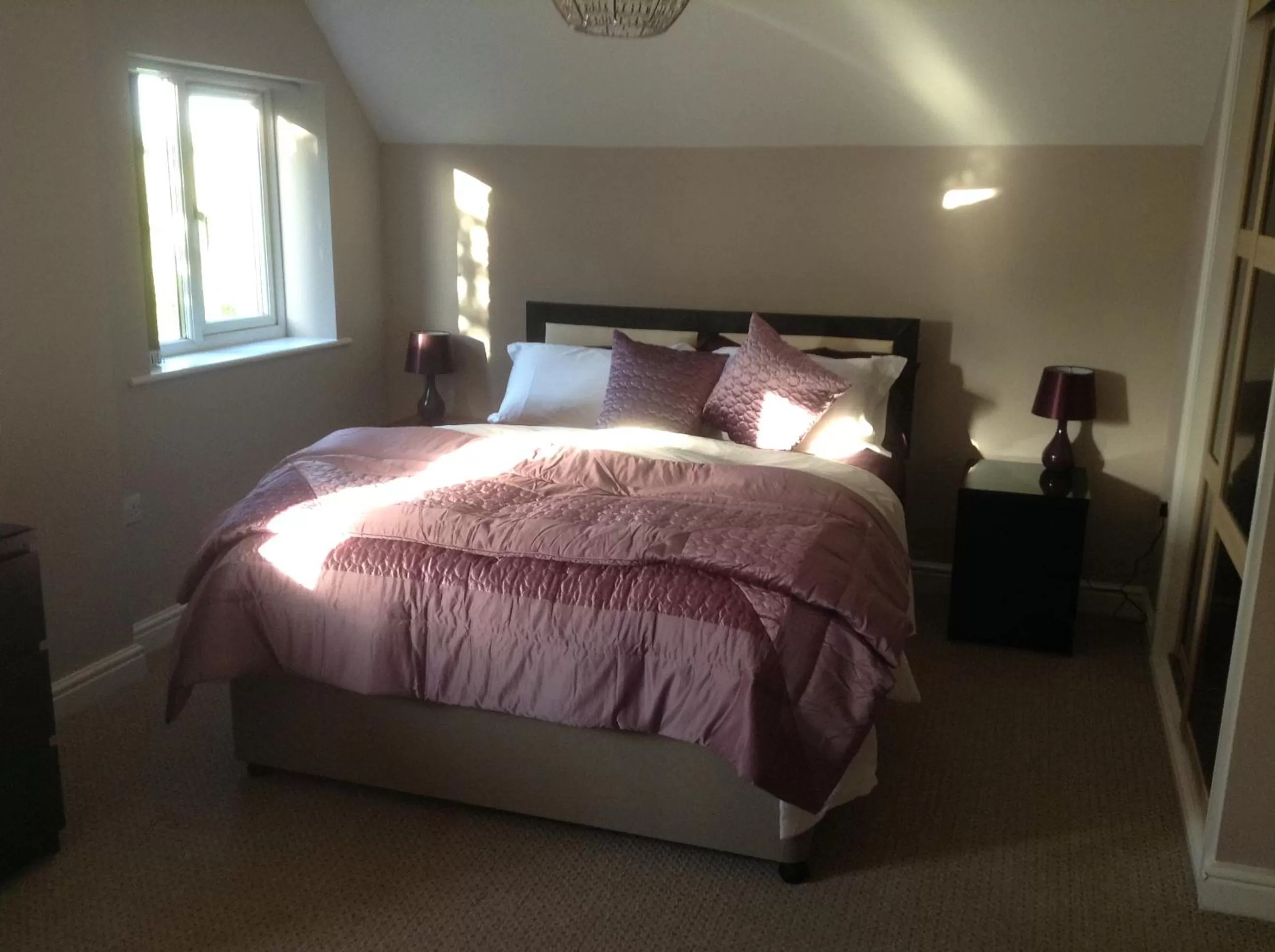 Property building, Bed in B&B Dorwyn Manor