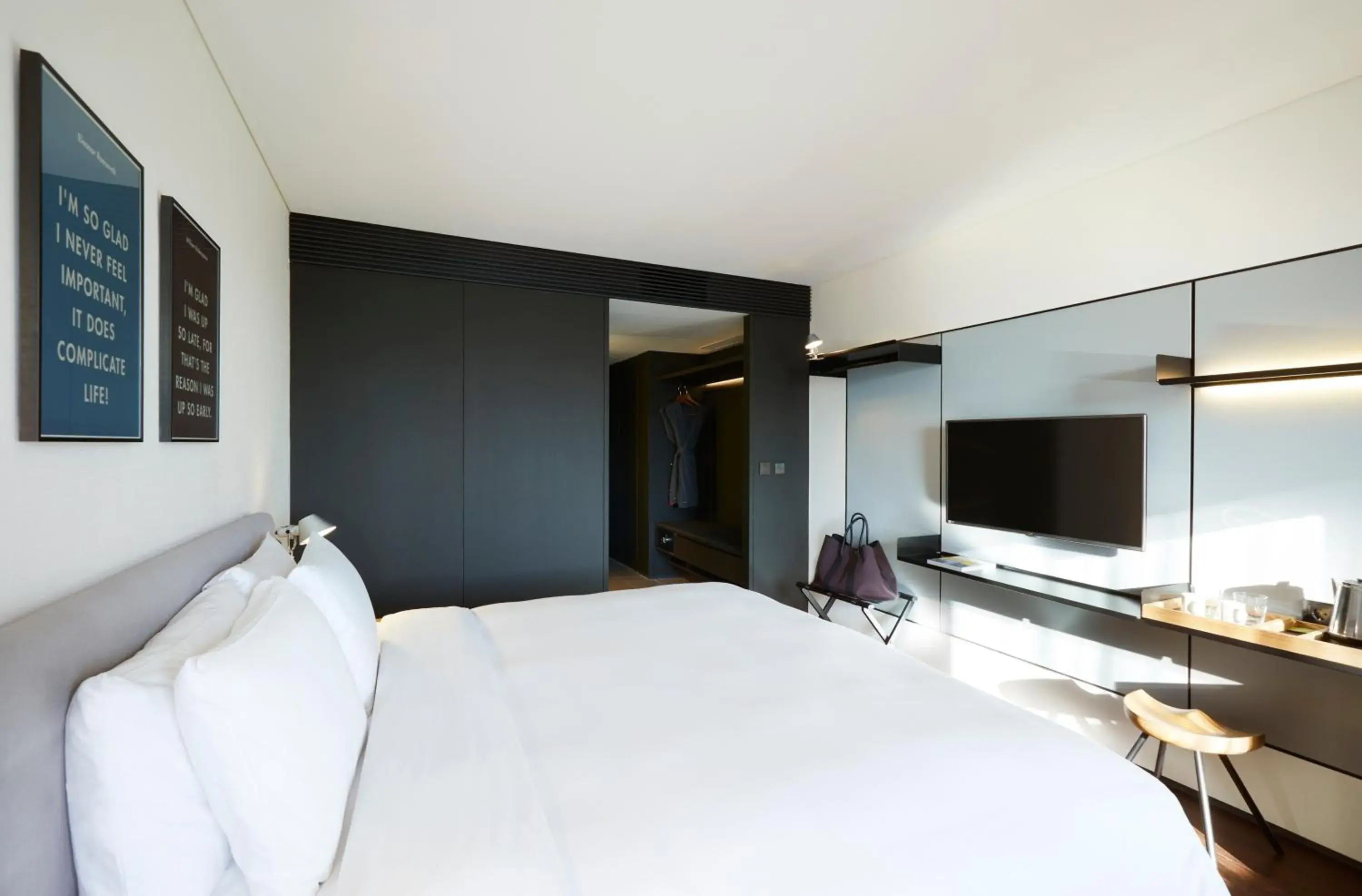 Photo of the whole room, Bed in GLAD Hotel Yeouido Seoul