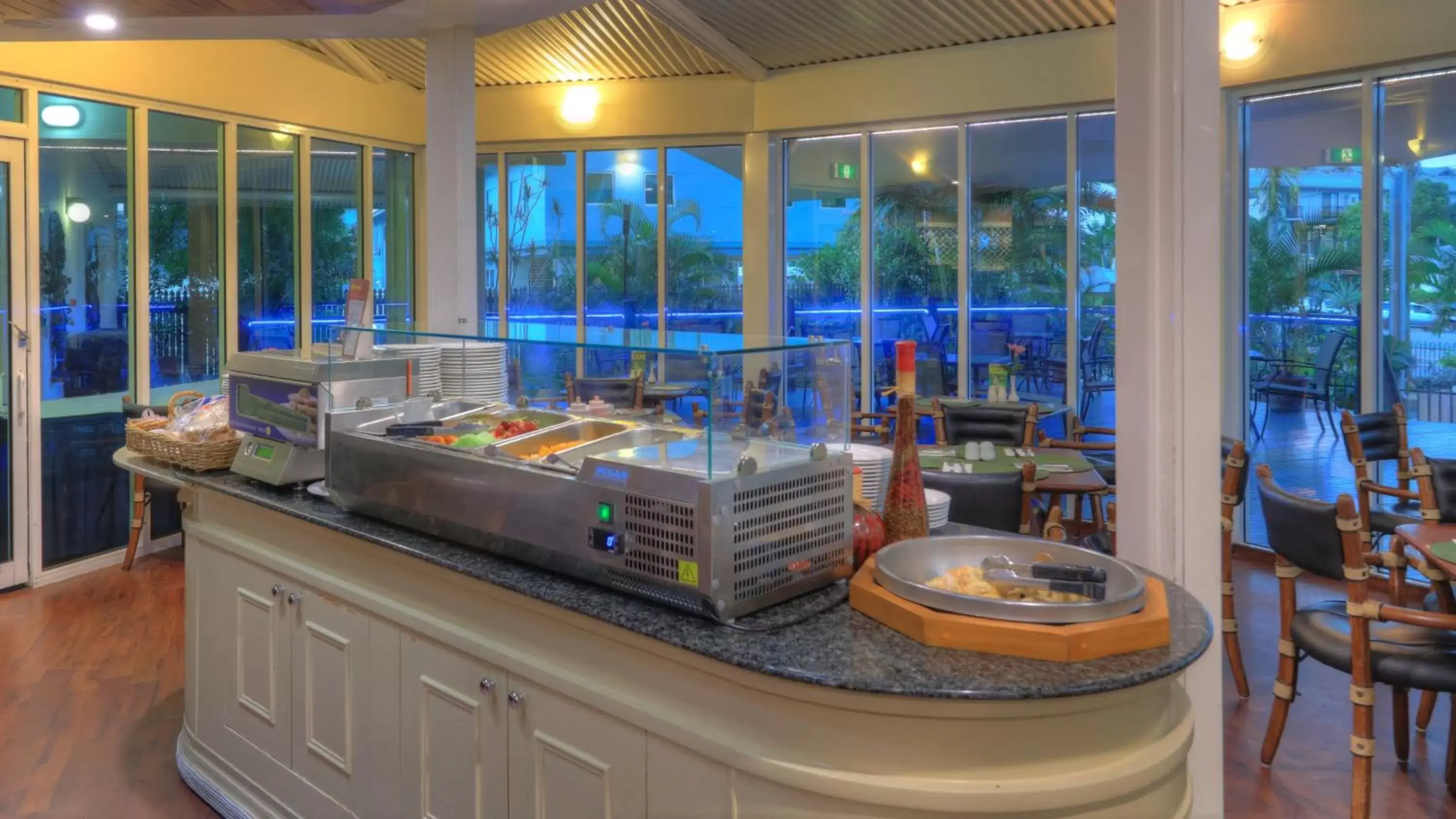 Continental breakfast, Restaurant/Places to Eat in Cairns Sheridan Hotel