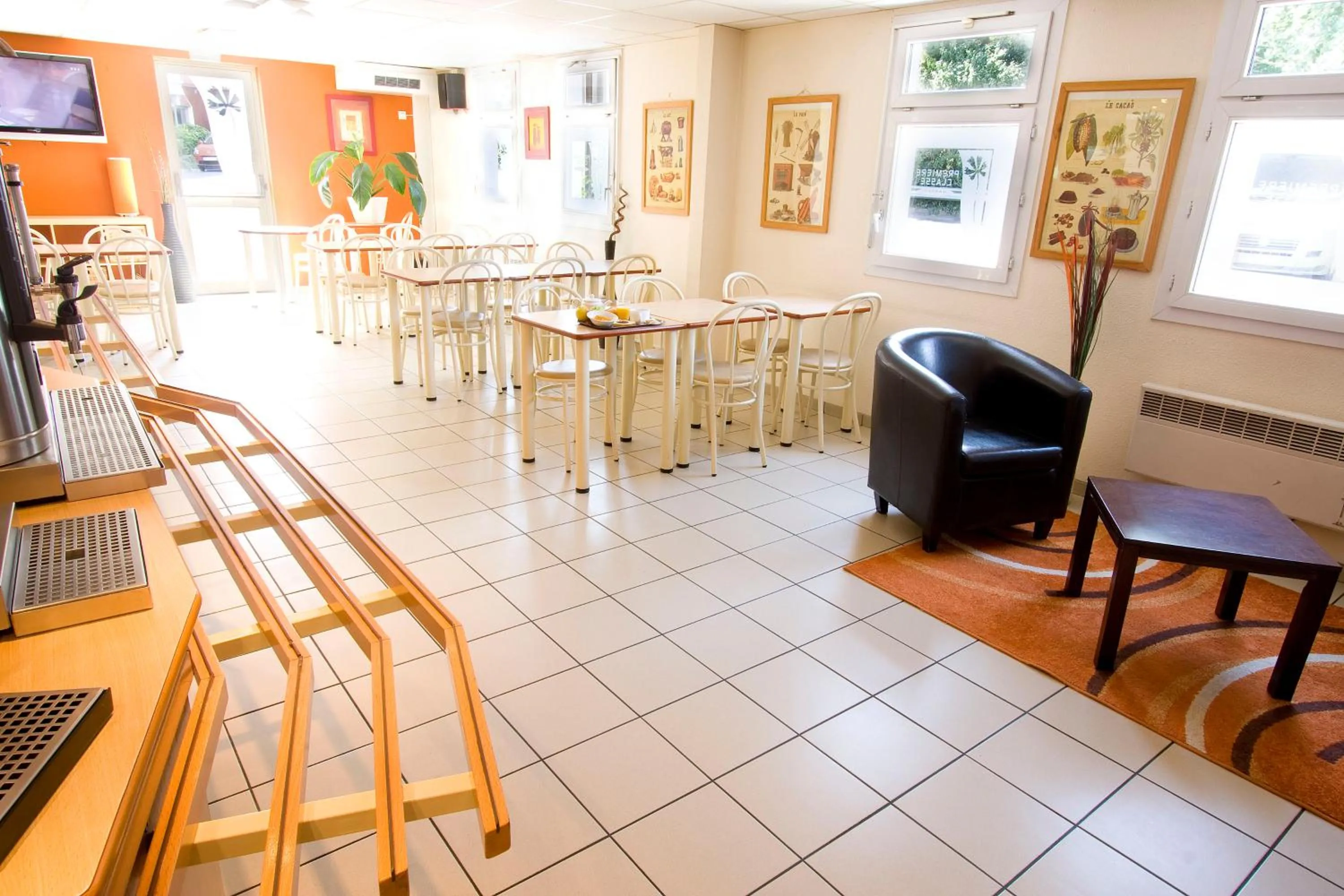 Restaurant/places to eat in Premiere Classe Le Blanc Mesnil