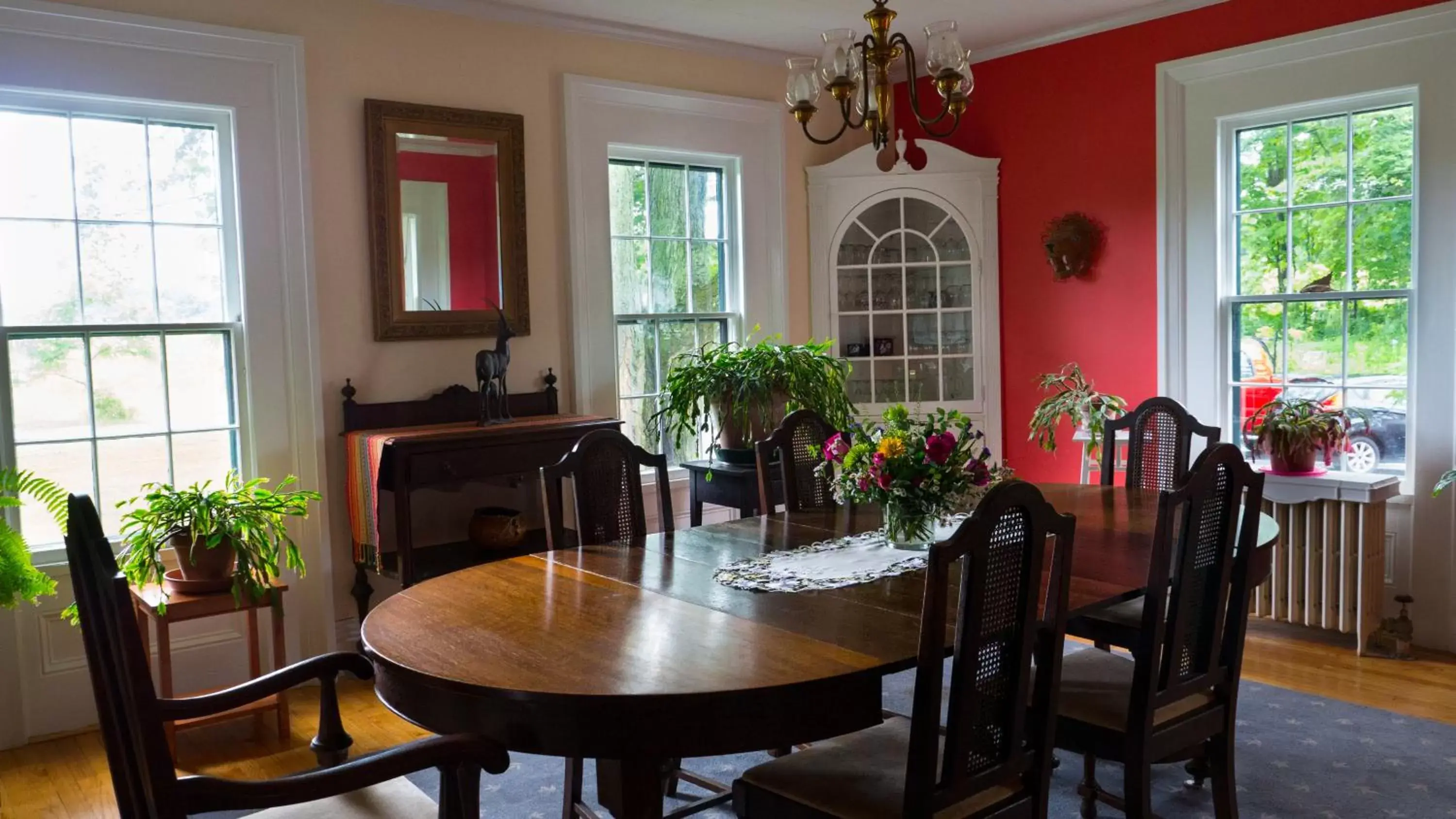 Dining Area in Enfield Manor Bed&Breakfast and Vacation Rental