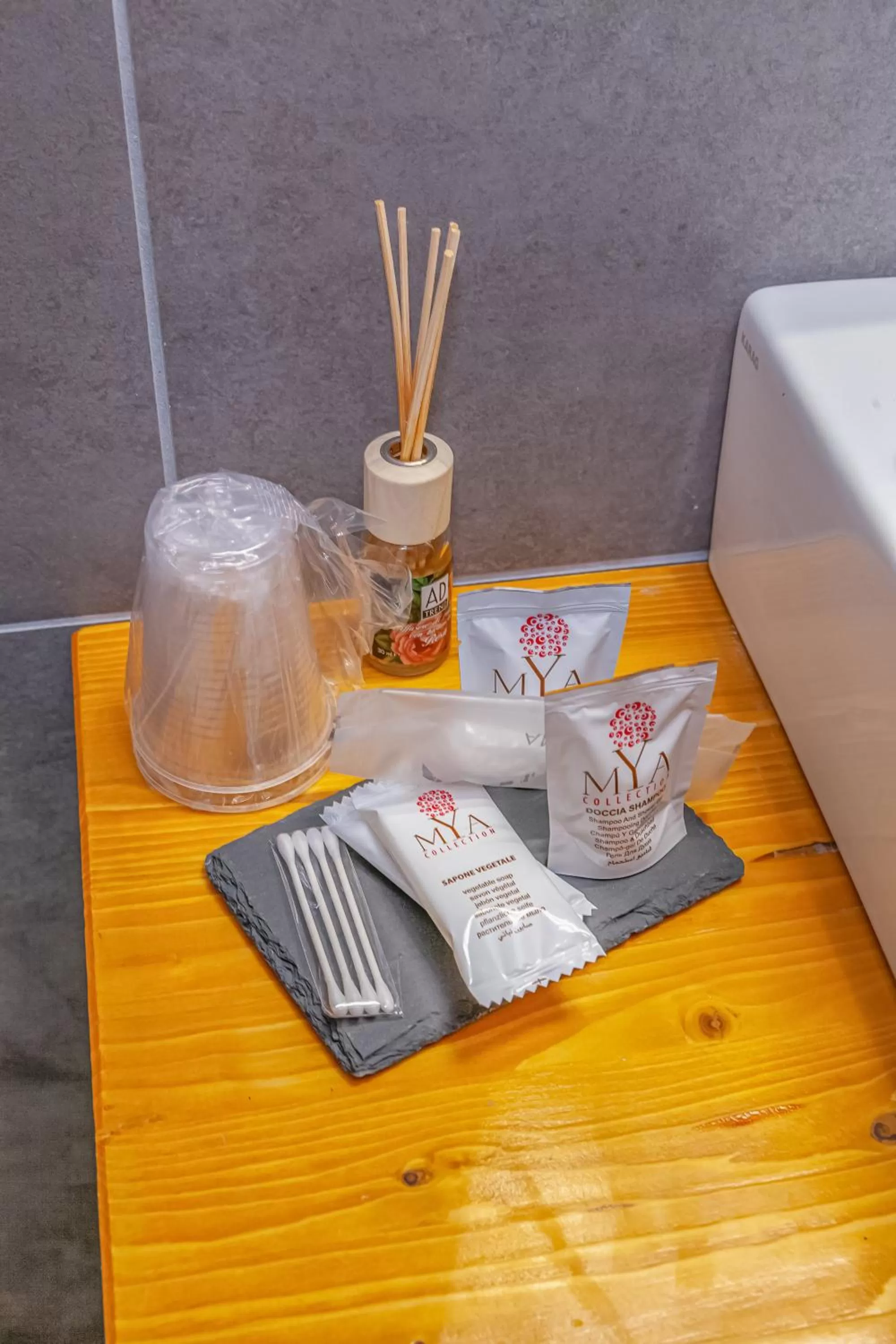 Bathroom in Isgrò Rooms