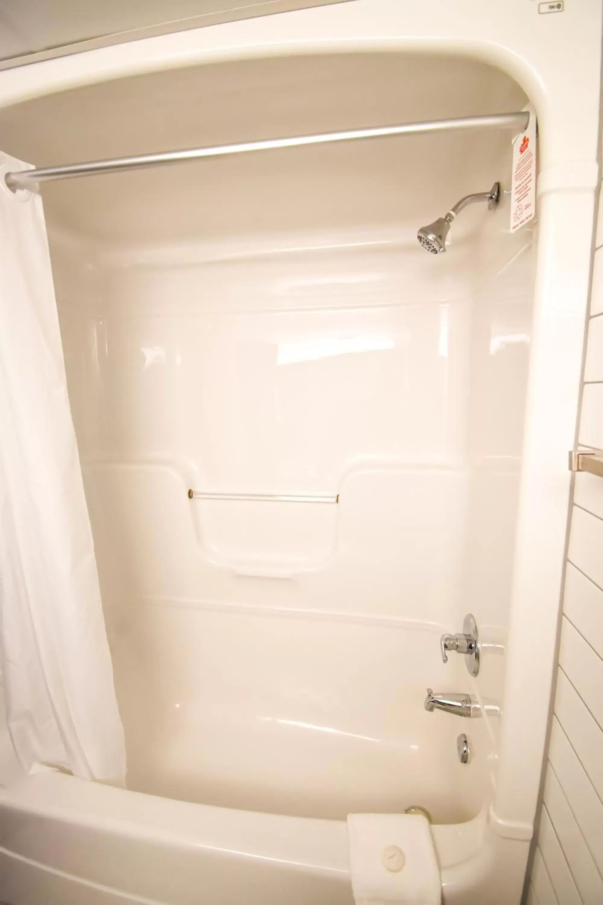 Shower, Bathroom in Canad Inns Destination Centre Club Regent Casino Hotel