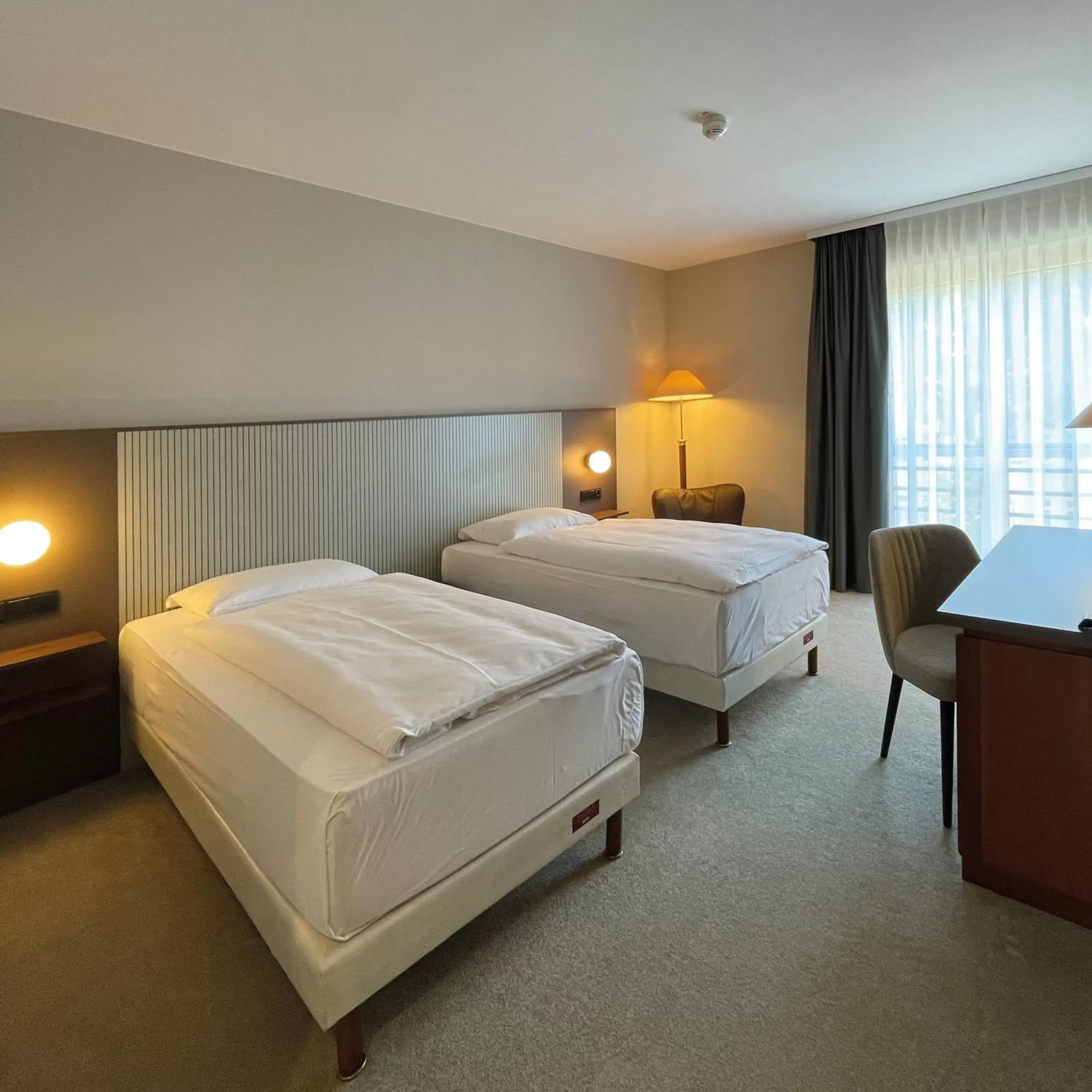 Bedroom, Bed in Mercure Hotel Gera City