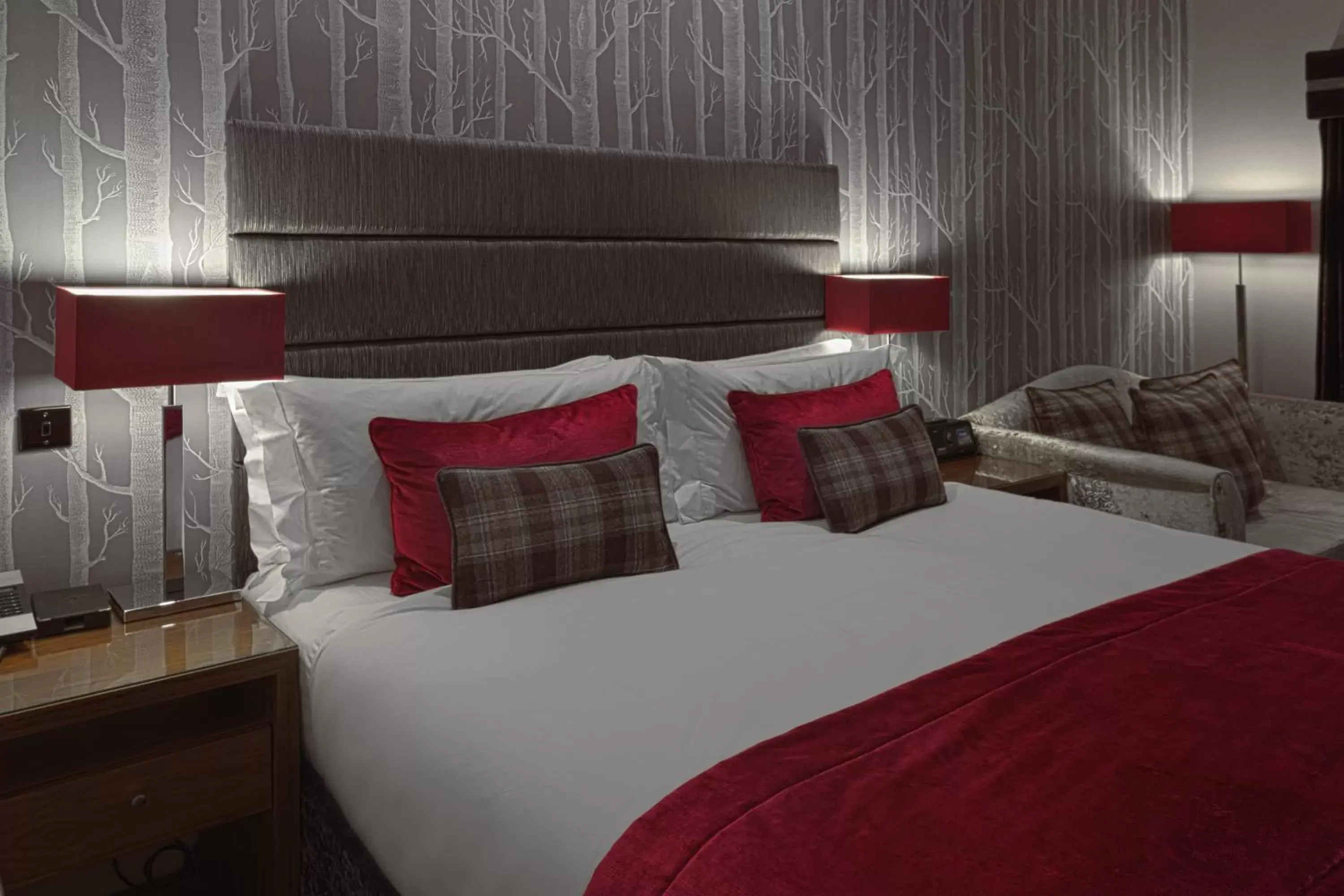 Bedroom, Bed in Fonab Castle Hotel