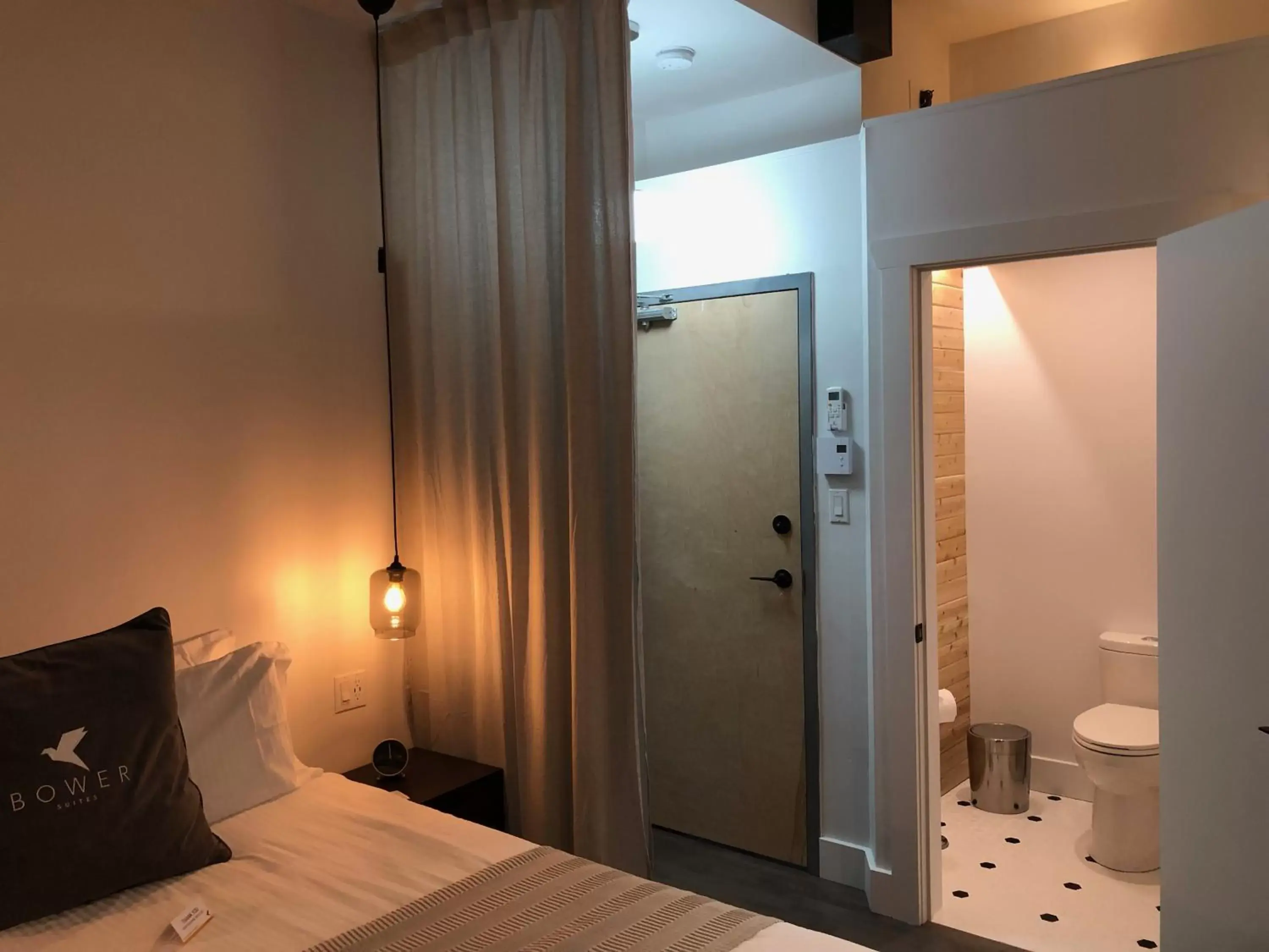 Bed, Bathroom in Maison Évangéline by Bower Hotels & Suites