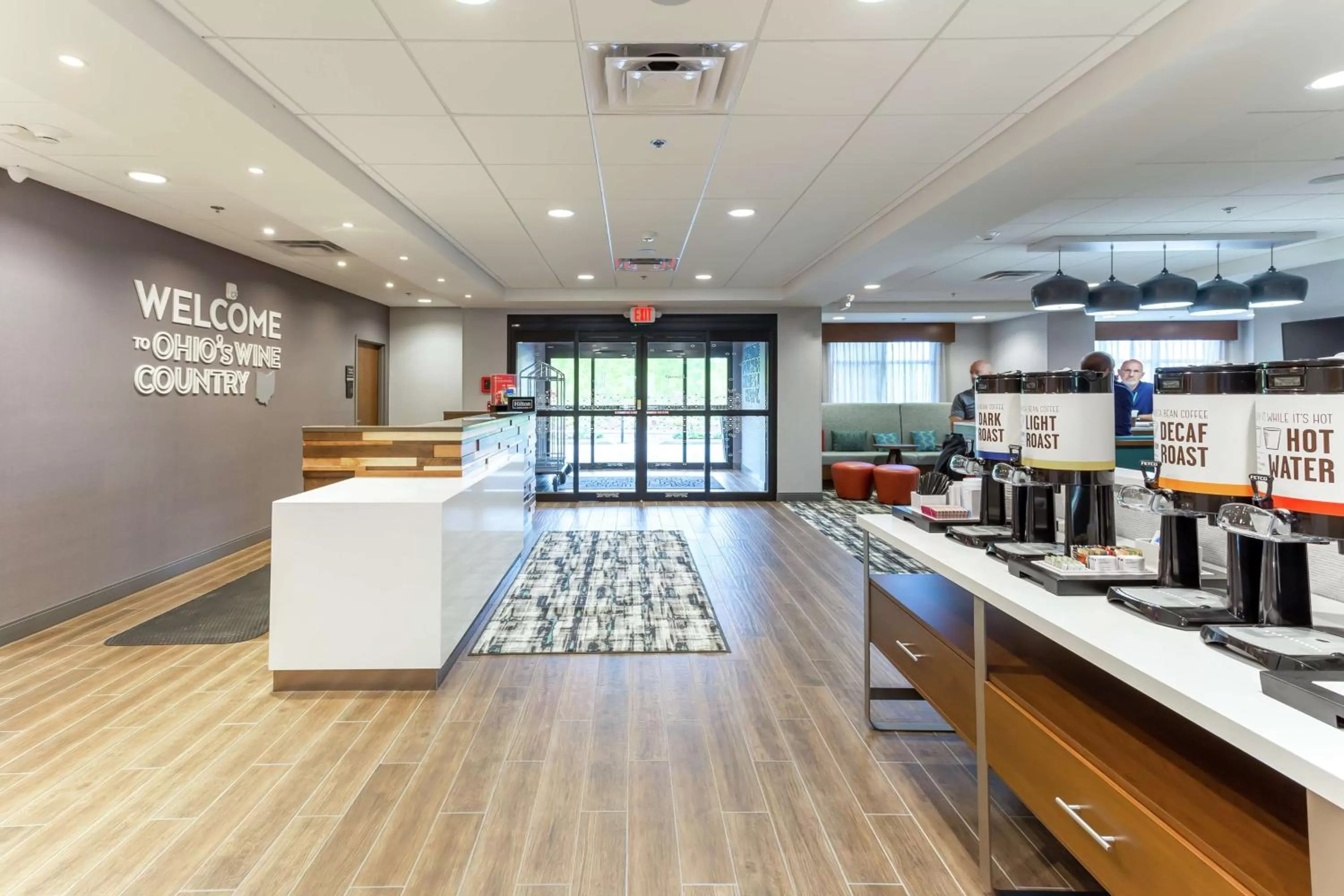 Lobby or reception in Hampton Inn Madison, OH