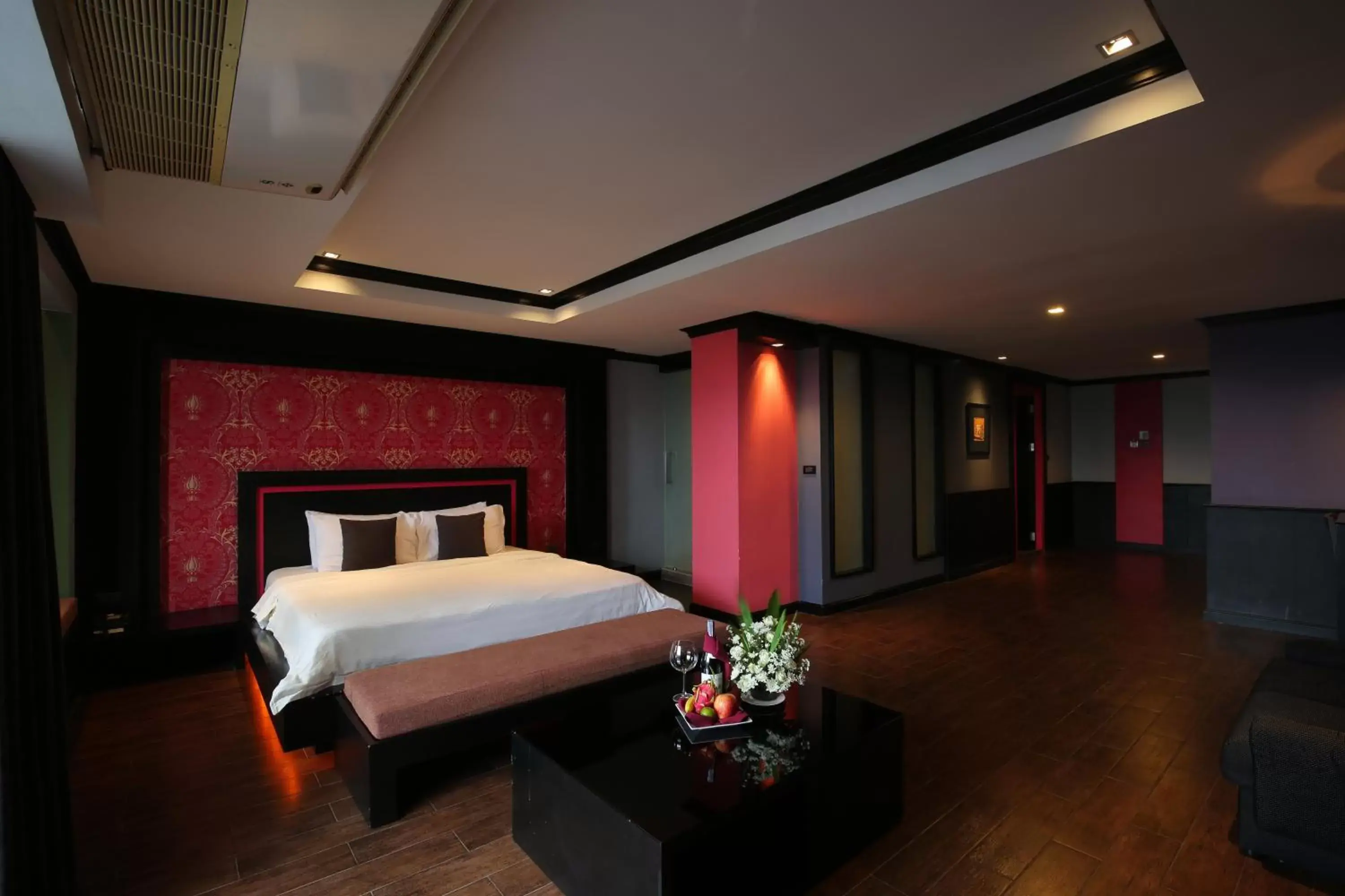 Bedroom in Bangkok Inter Place Hotel