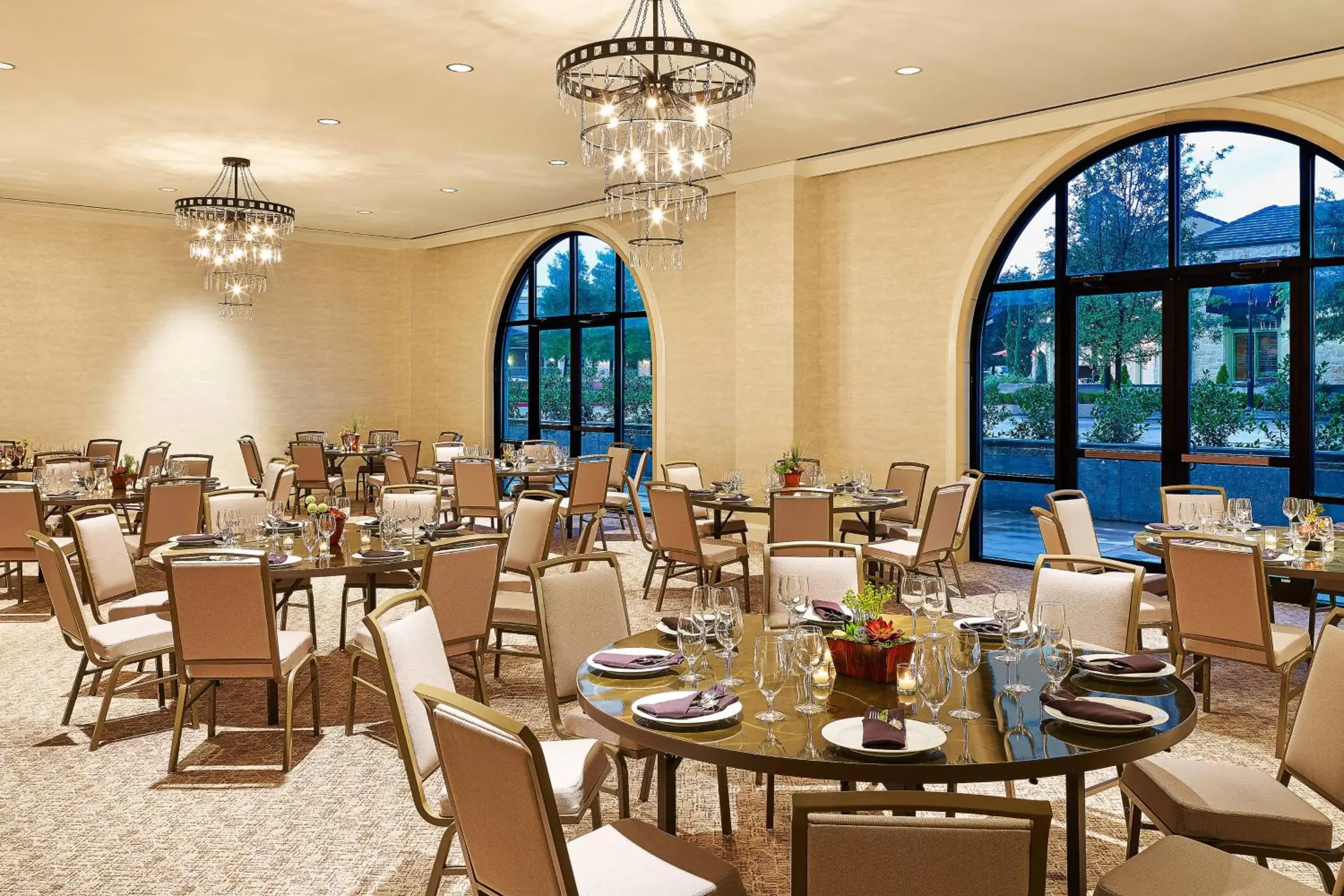 Meeting/conference room, Restaurant/Places to Eat in Sheraton Hotel Stonebriar