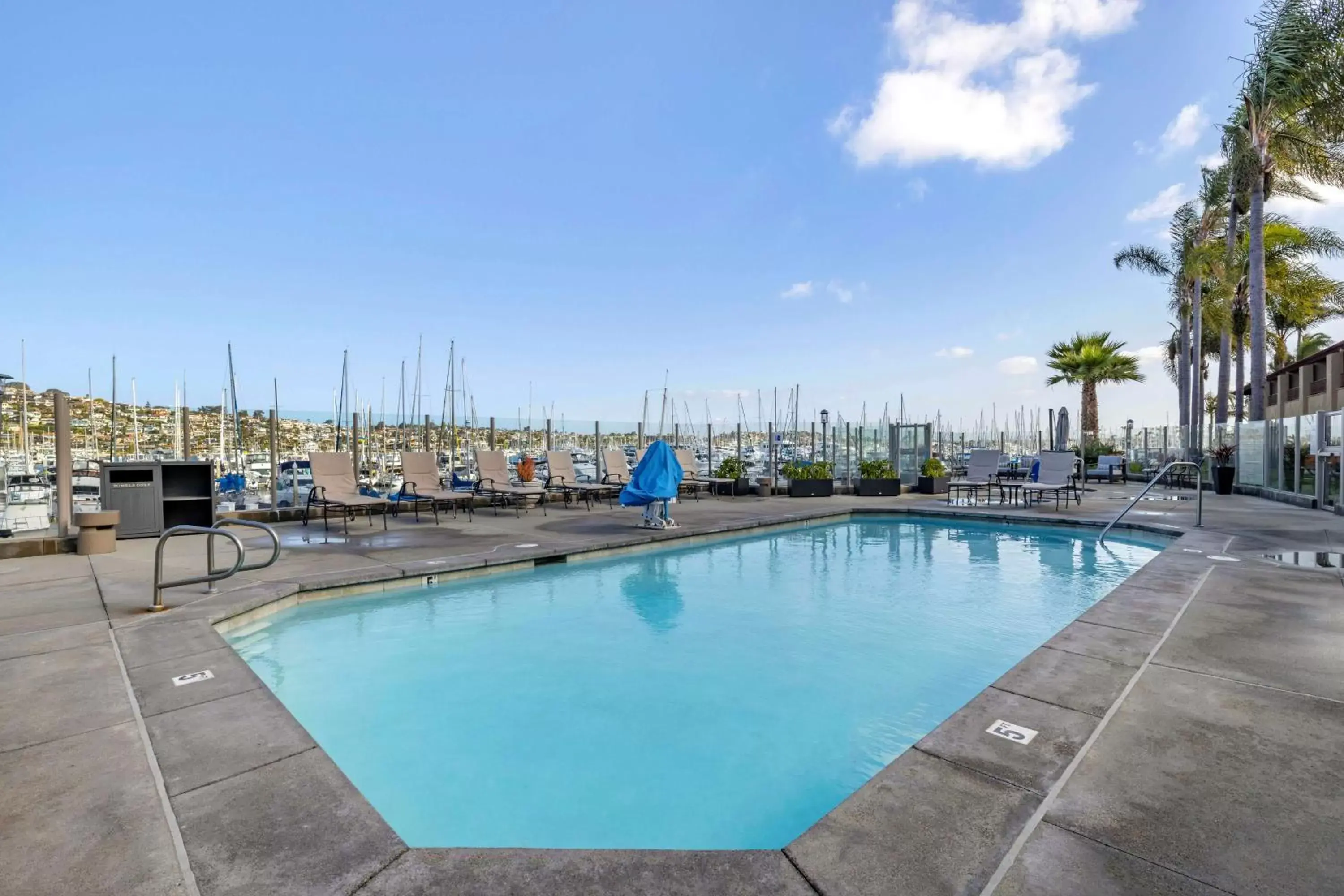 Pool view, Swimming Pool in Best Western PLUS Island Palms Hotel & Marina