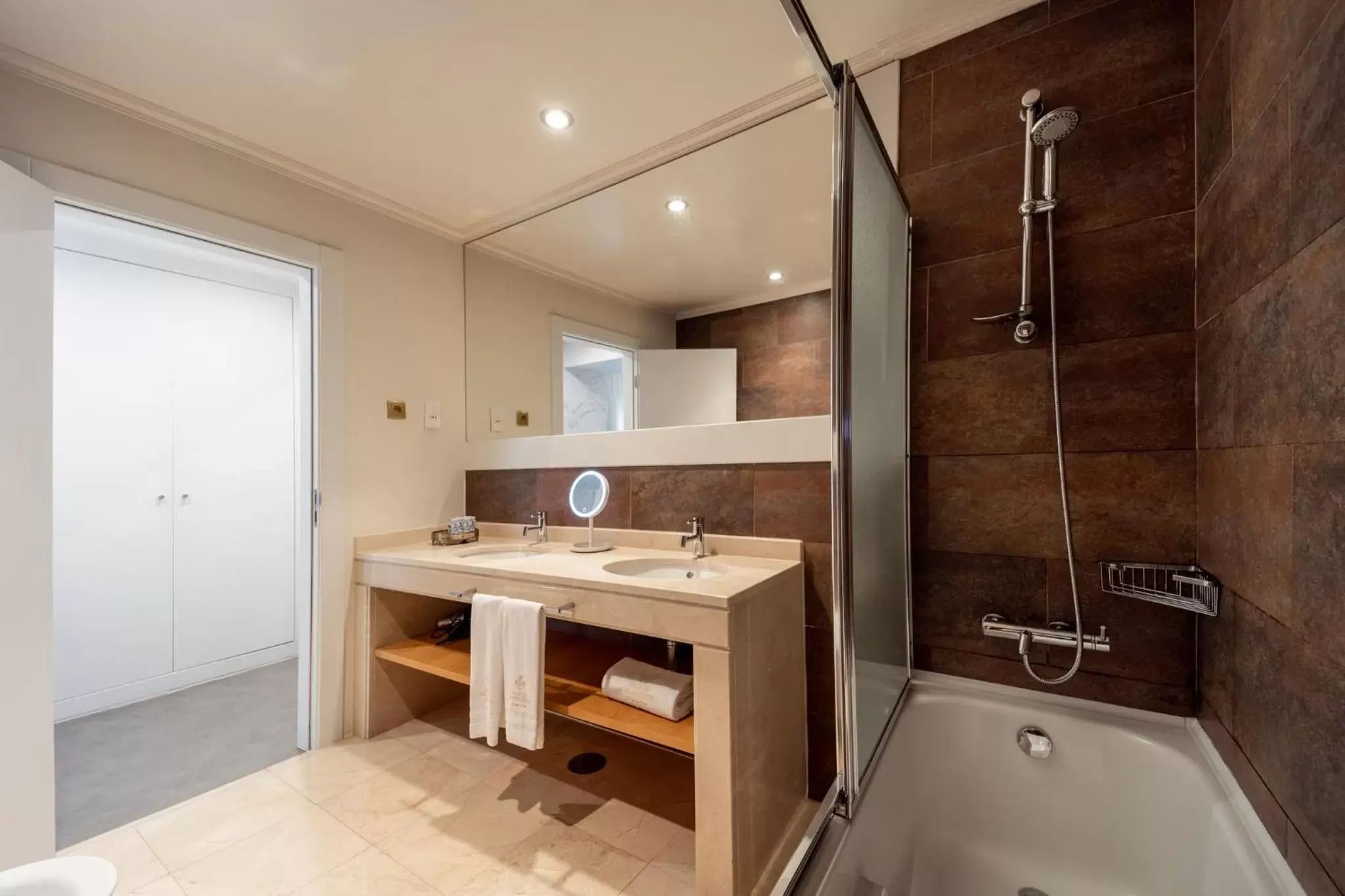 Bathroom in Palacio São Silvestre-Boutique Hotel