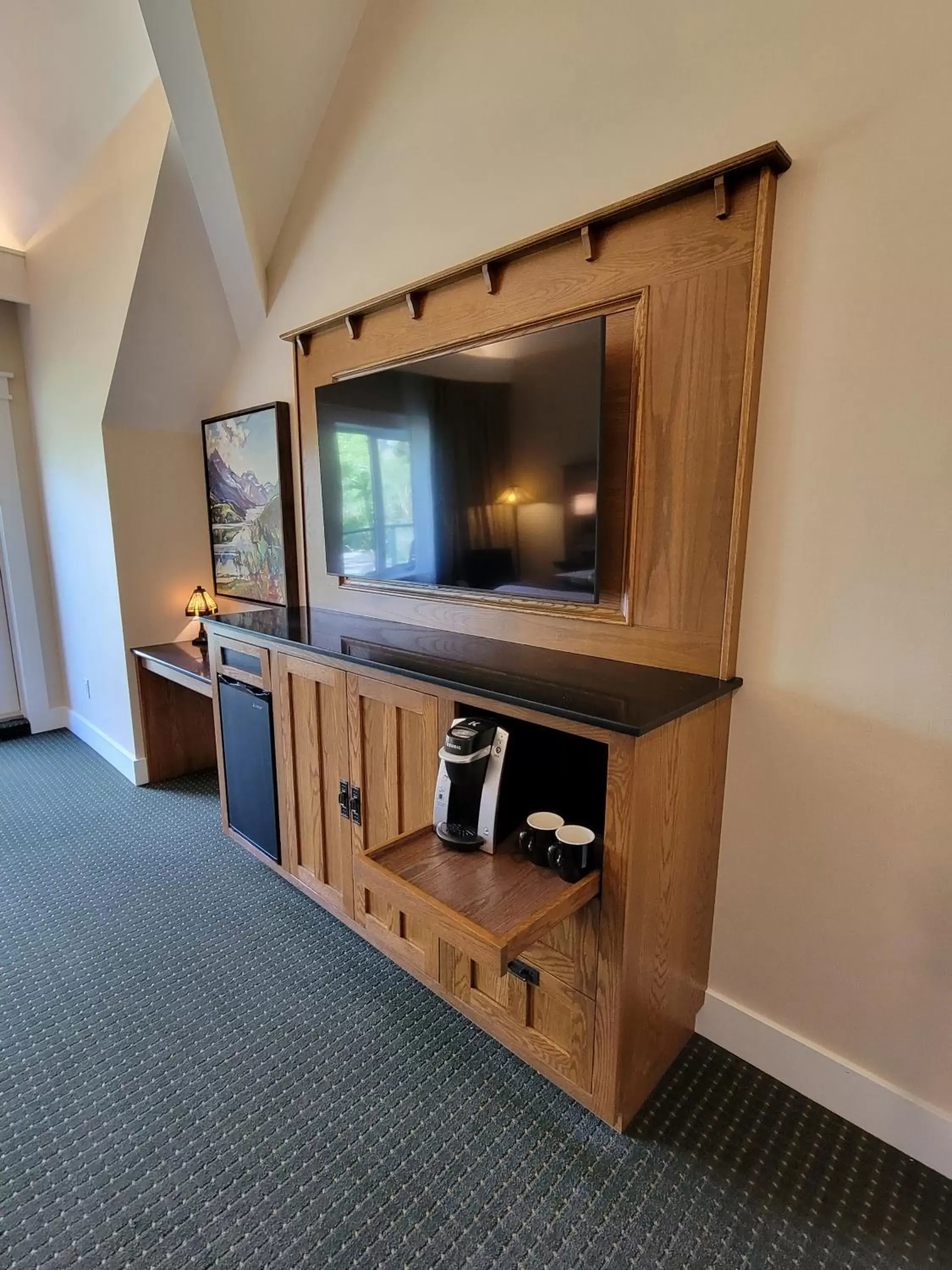 TV and multimedia, TV/Entertainment Center in Kilmorey Lodge