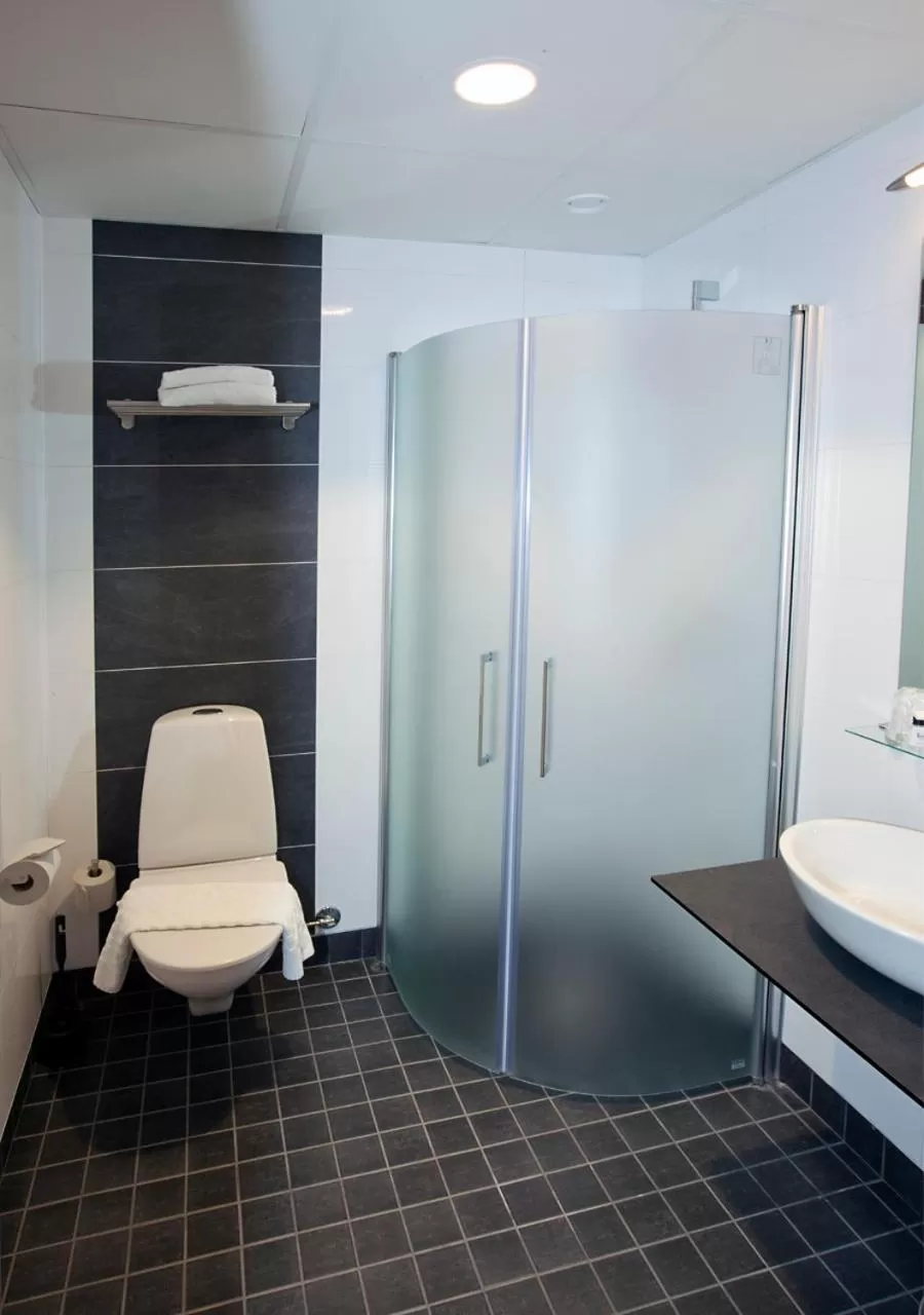 Bathroom in Rasta Grums