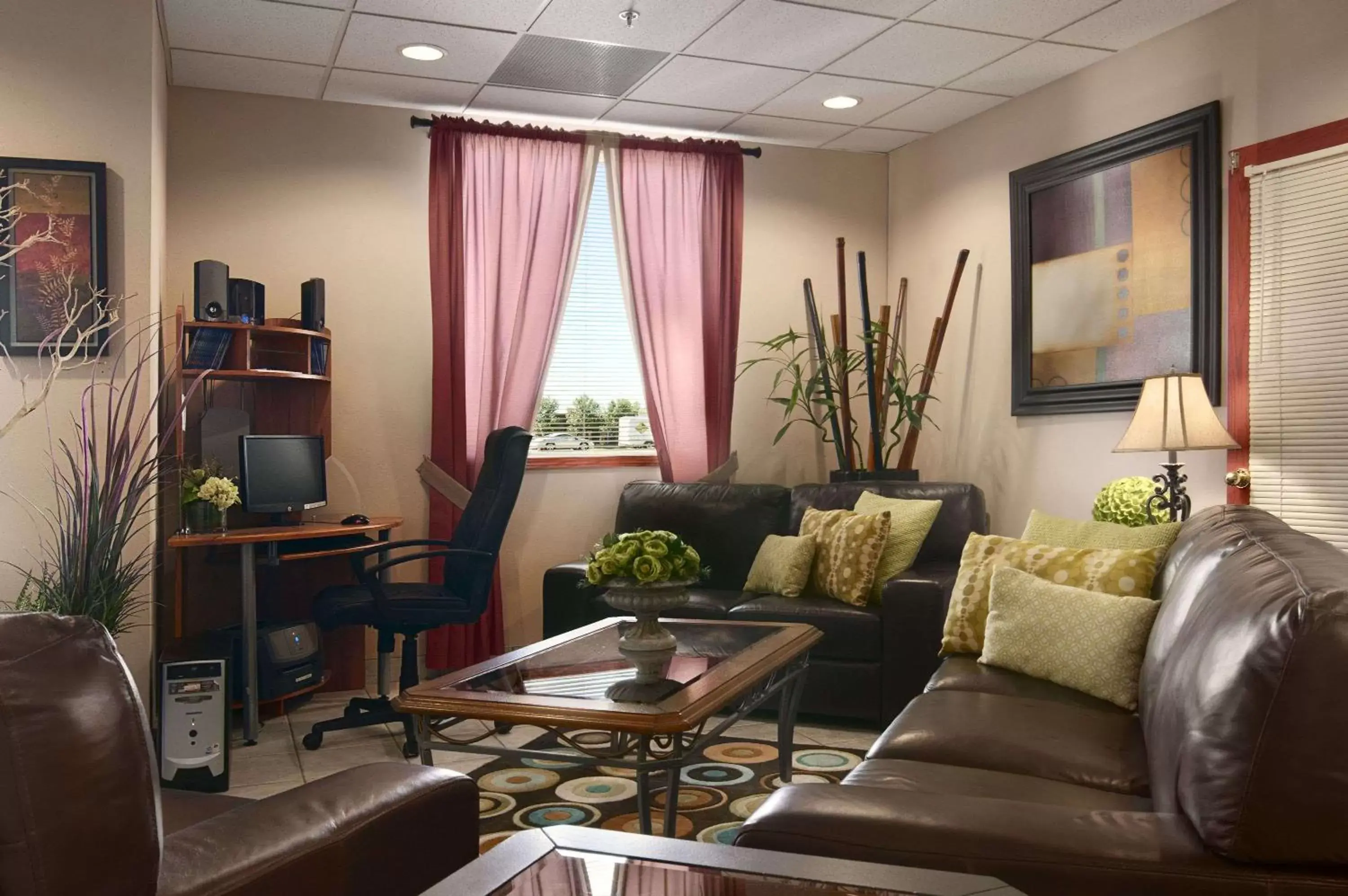 Lobby or reception, Seating Area in Travelodge by Wyndham Stony Plain