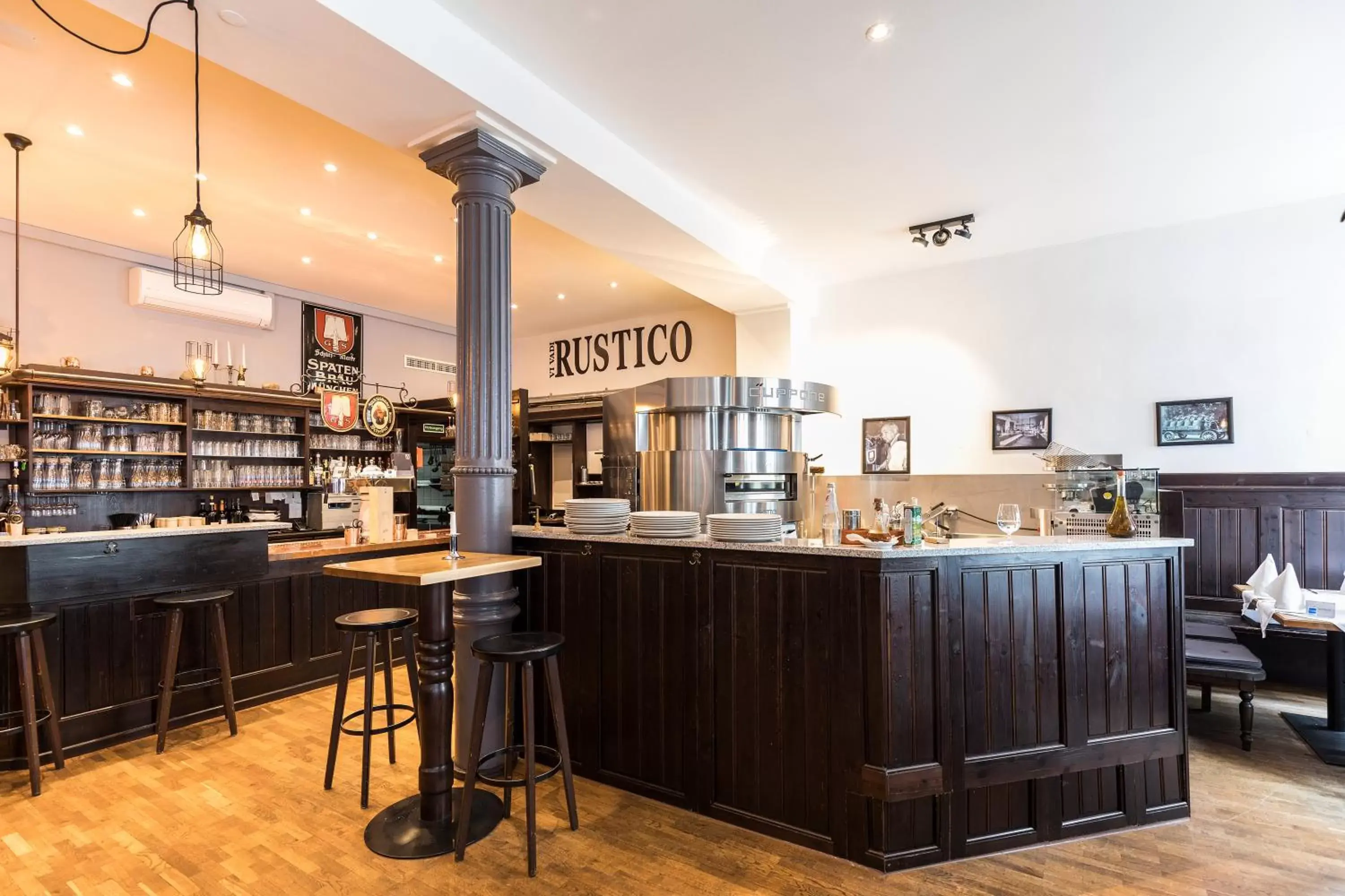 Restaurant/places to eat in Downtown Vi Vadi Hotel Restaurant/places to eat in Downtown Vi Vadi Hotel