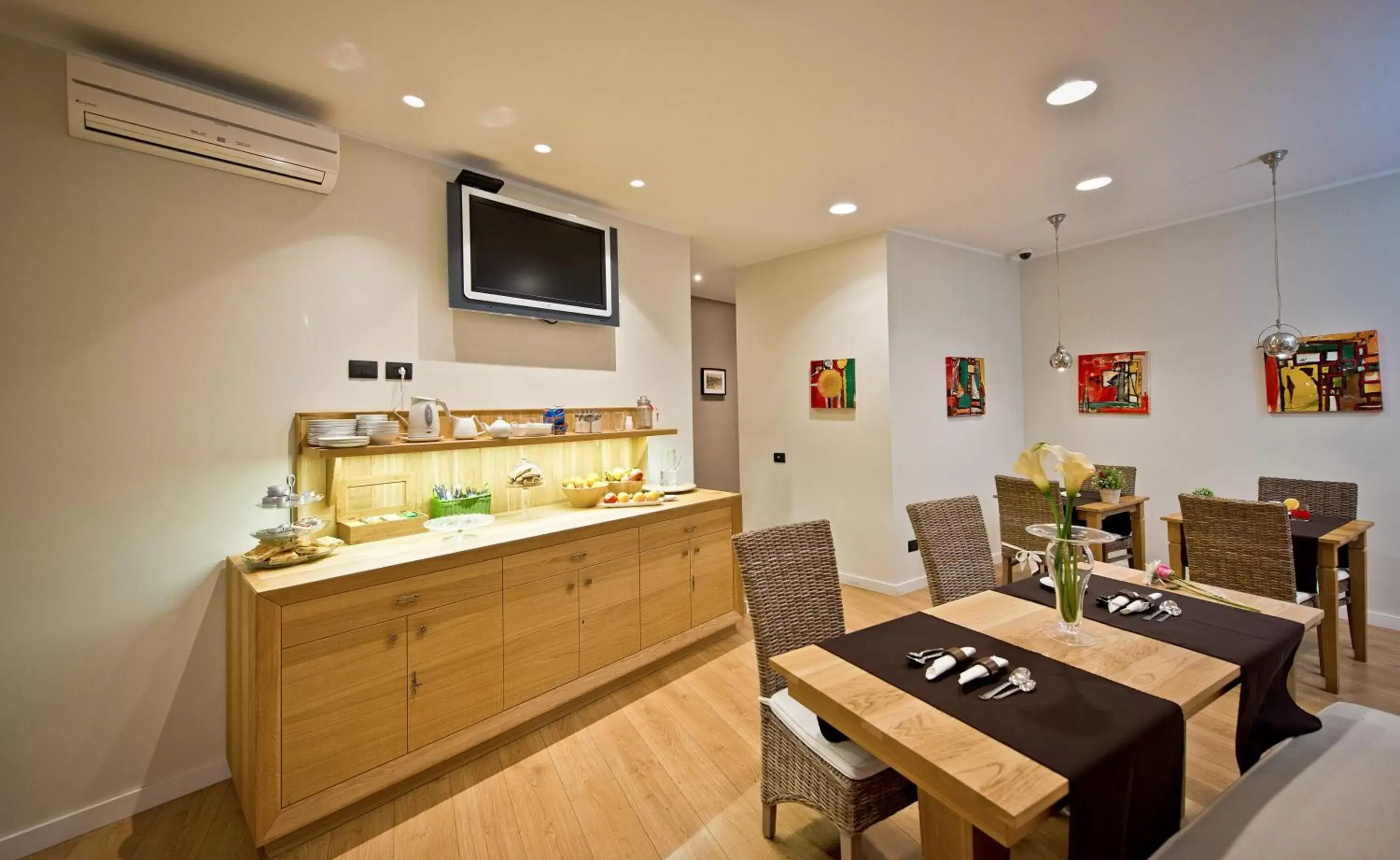 Communal lounge/ TV room, Restaurant/Places to Eat in Delle Vittorie Luxury Rooms&Suites