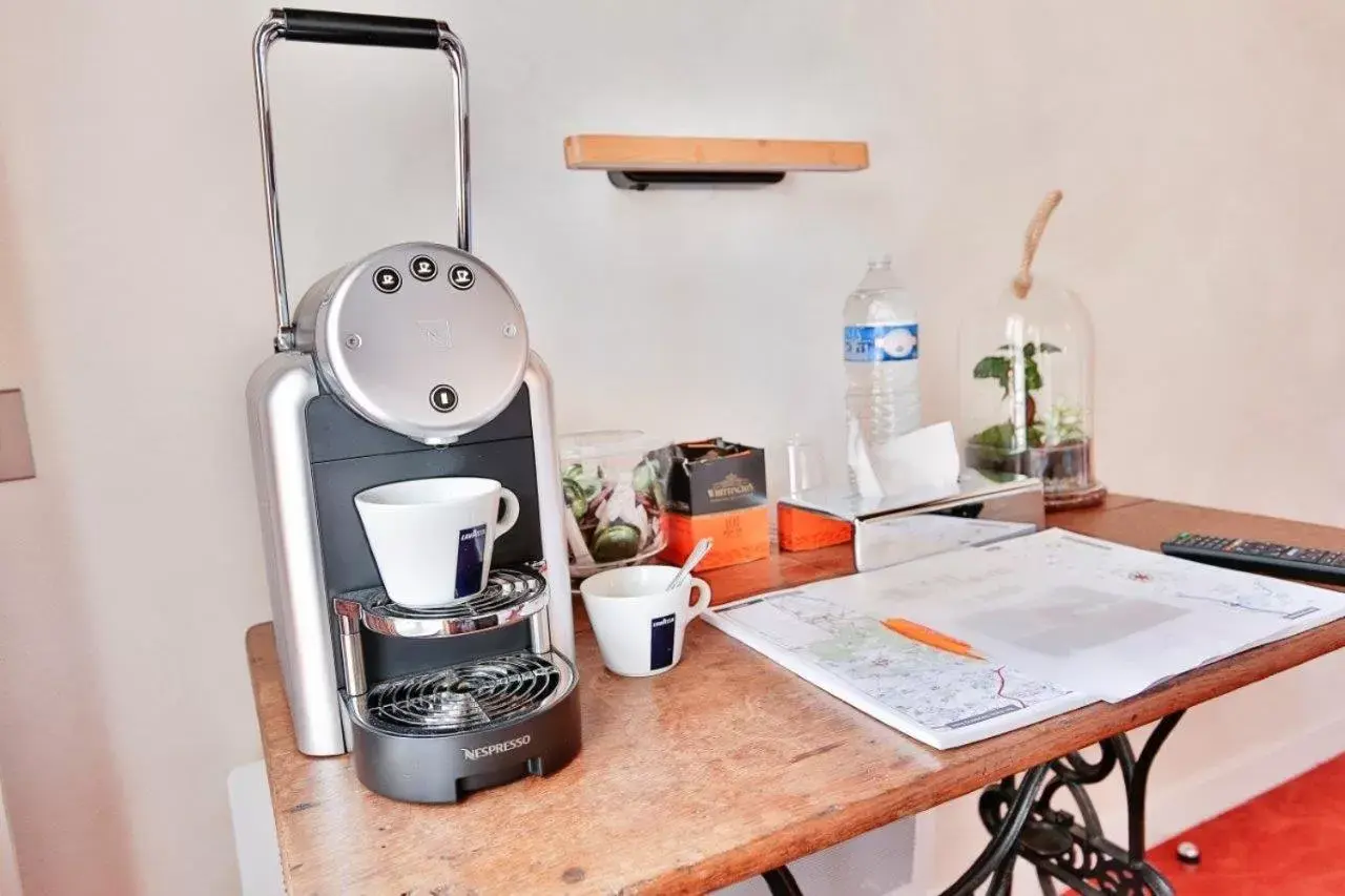 Coffee/tea facilities in Logis du Parvis ***Face Cathédrale/in front of the Cathedral***