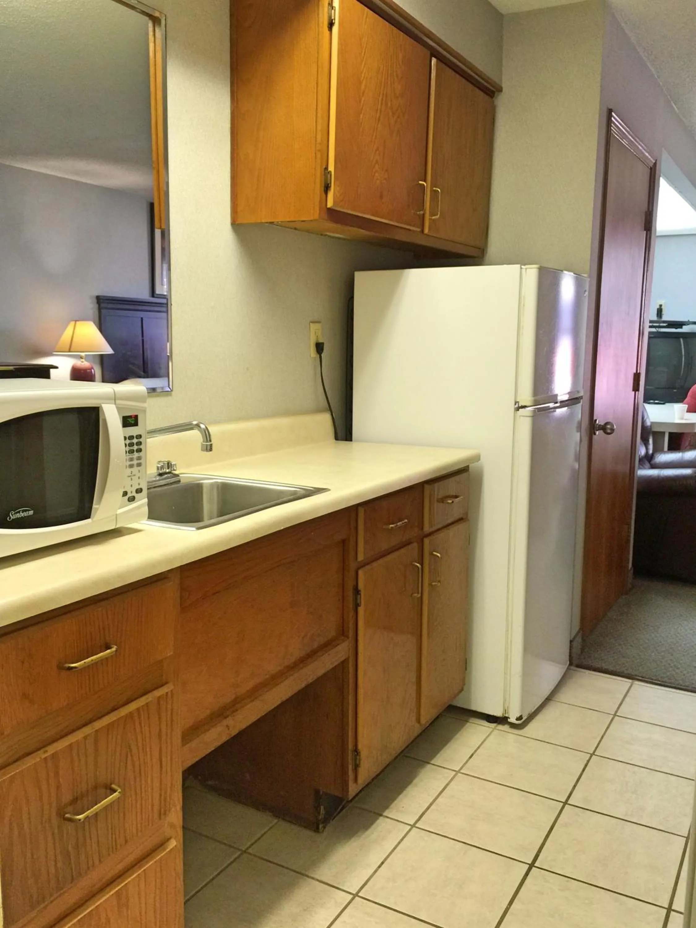 Kitchen or kitchenette in HOTEL DEL SOL - Pensacola