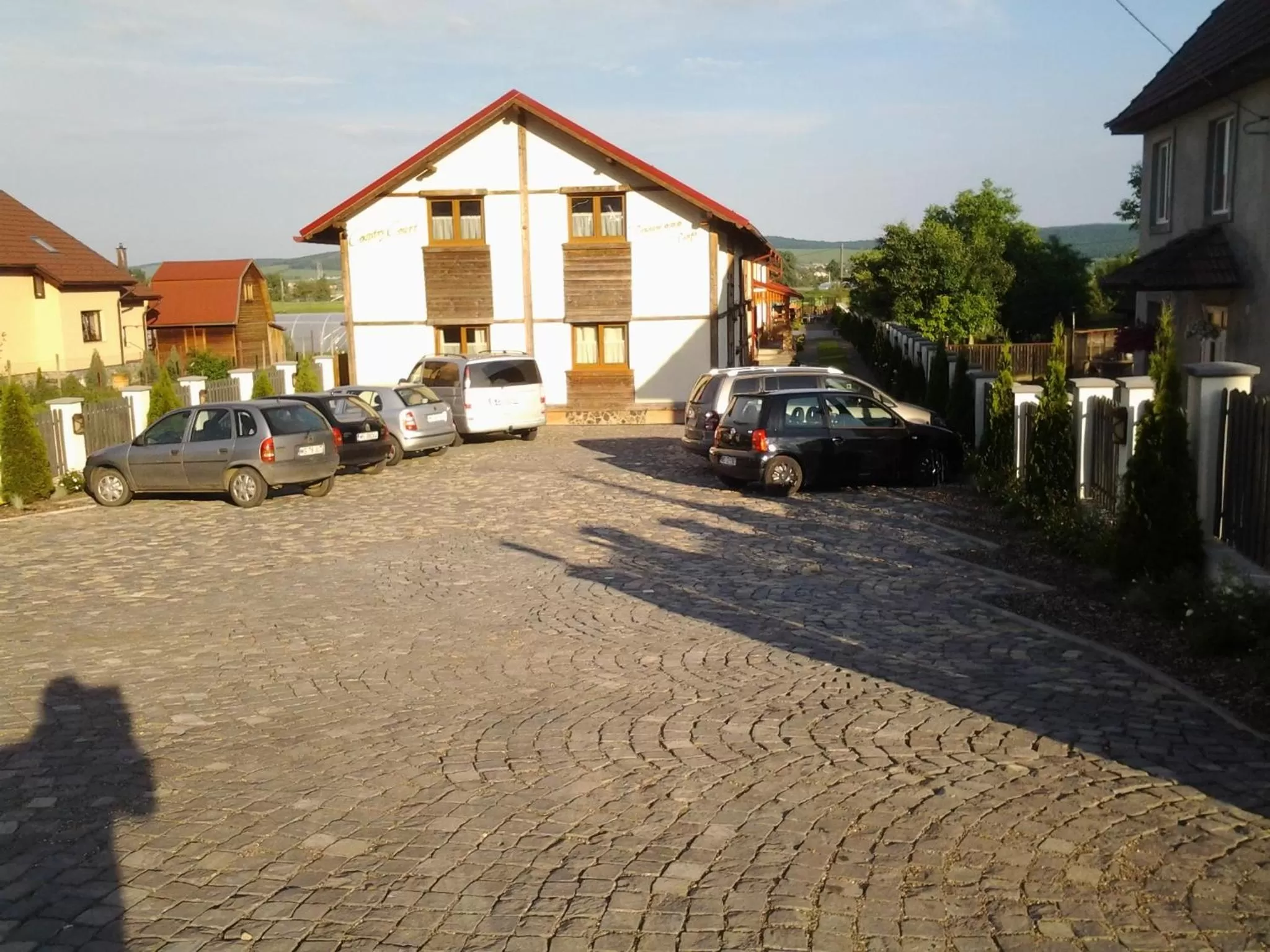 Facade/entrance in Country Court