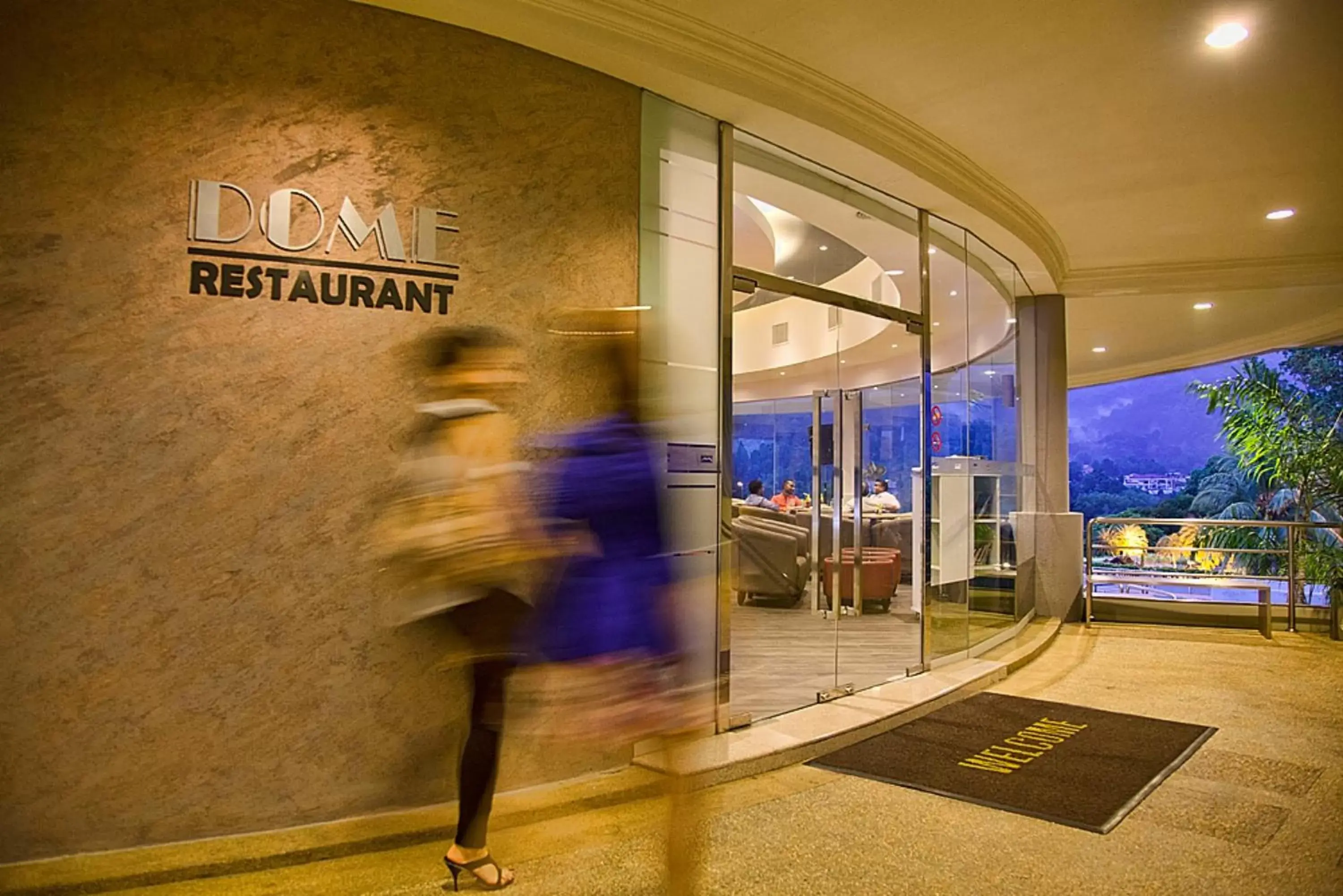 Restaurant/places to eat in Meru Suites at Meru Valley Resort