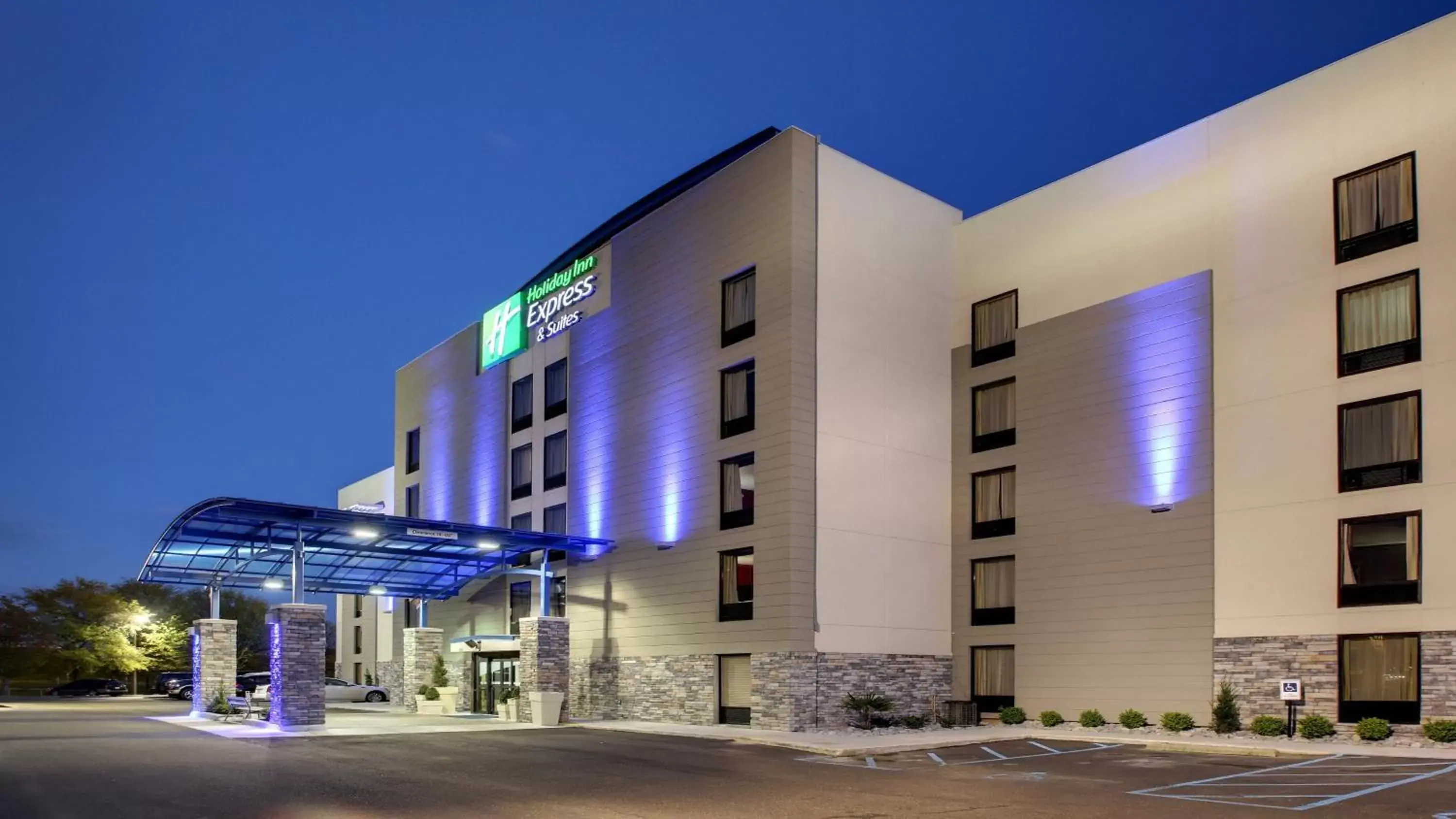 Property Building in Holiday Inn Express & Suites Jackson Downtown - Coliseum, an IHG Hotel
