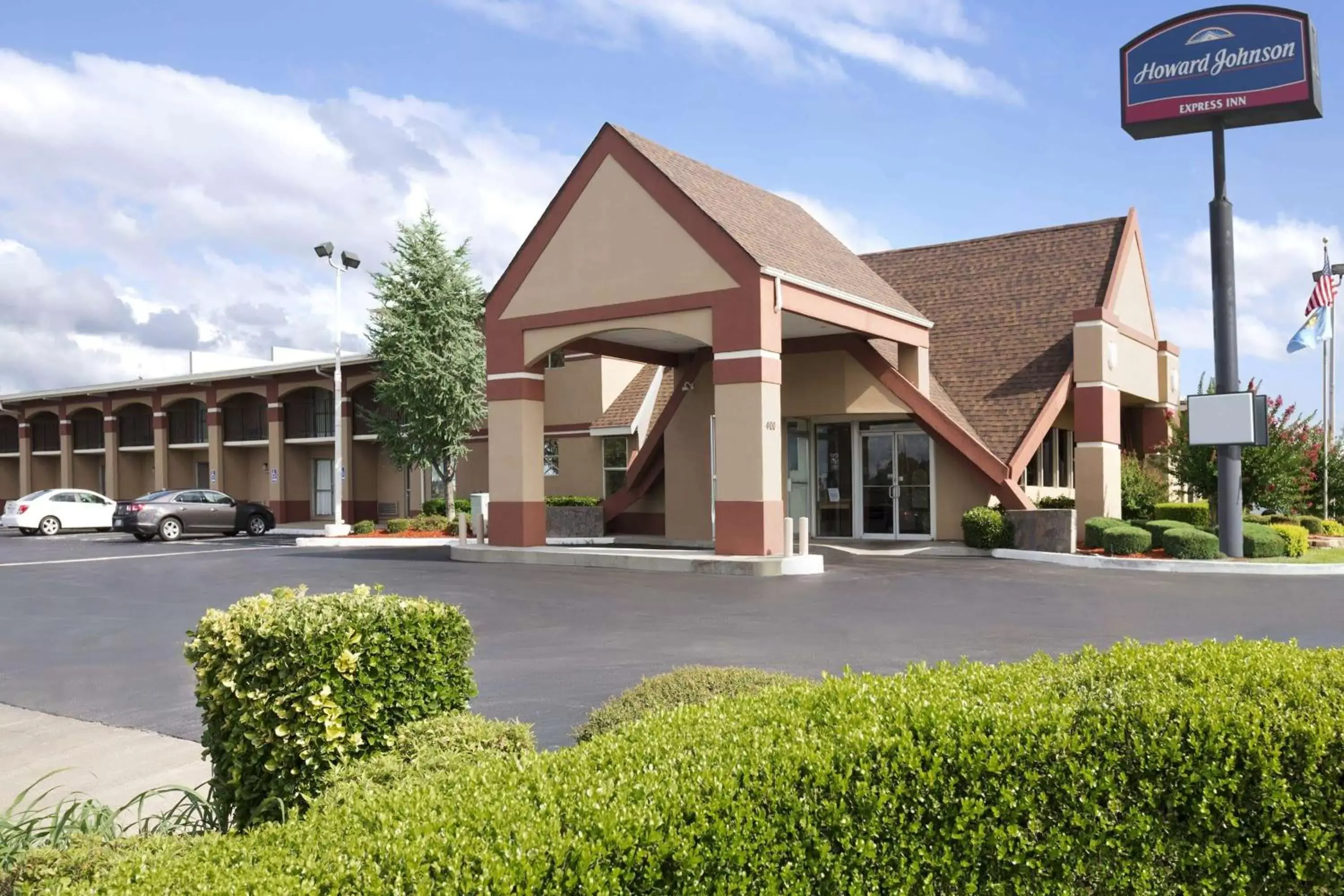 Property Building in Howard Johnson by Wyndham Oklahoma City OKC Airport, Fairgrounds, I40