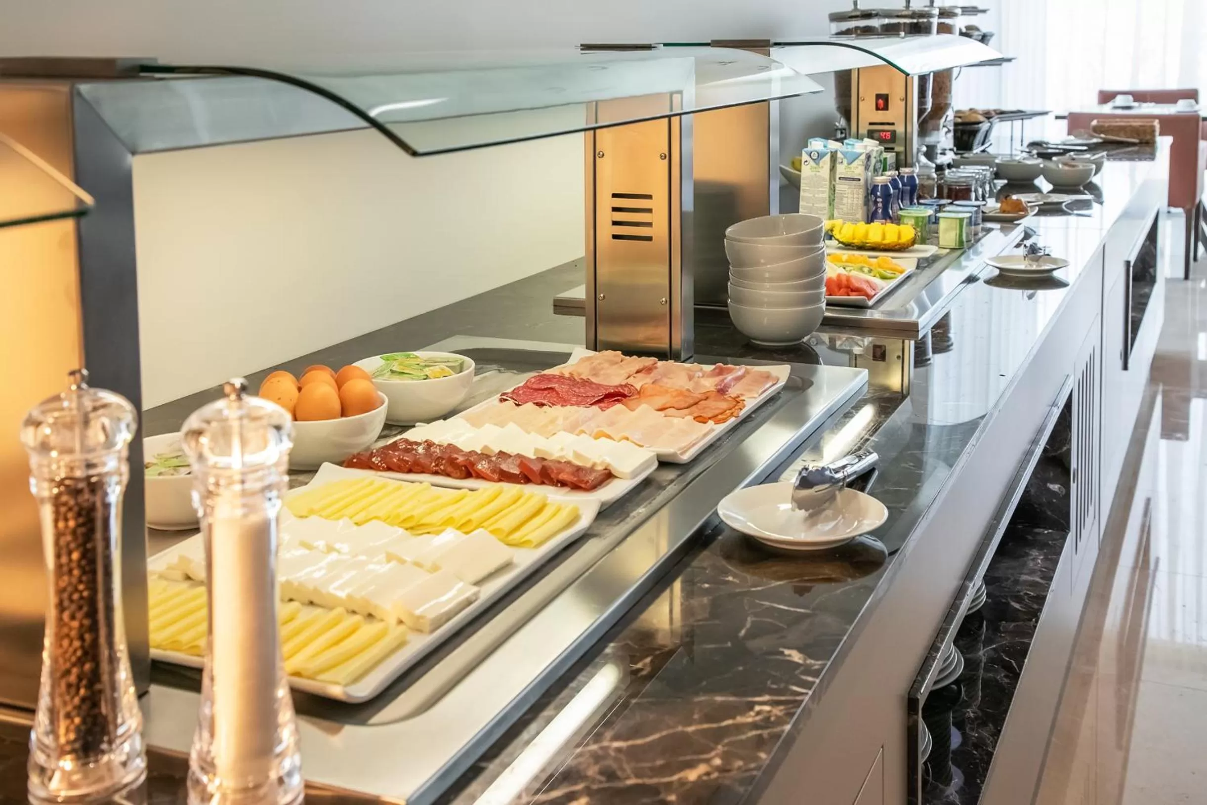 Continental breakfast in Oporto Airport & Business Hotel