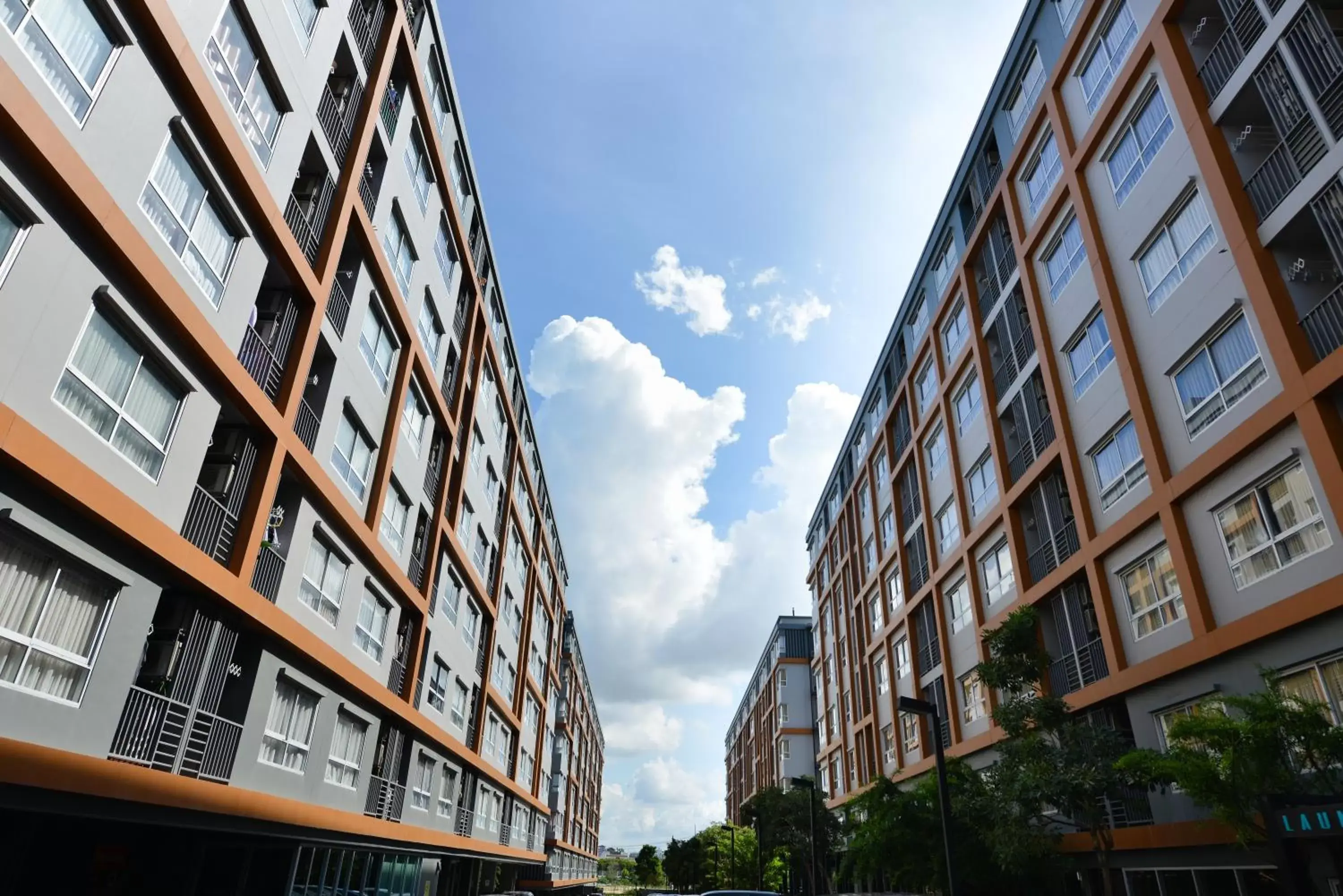 Facade/entrance in The Grass Serviced Suites