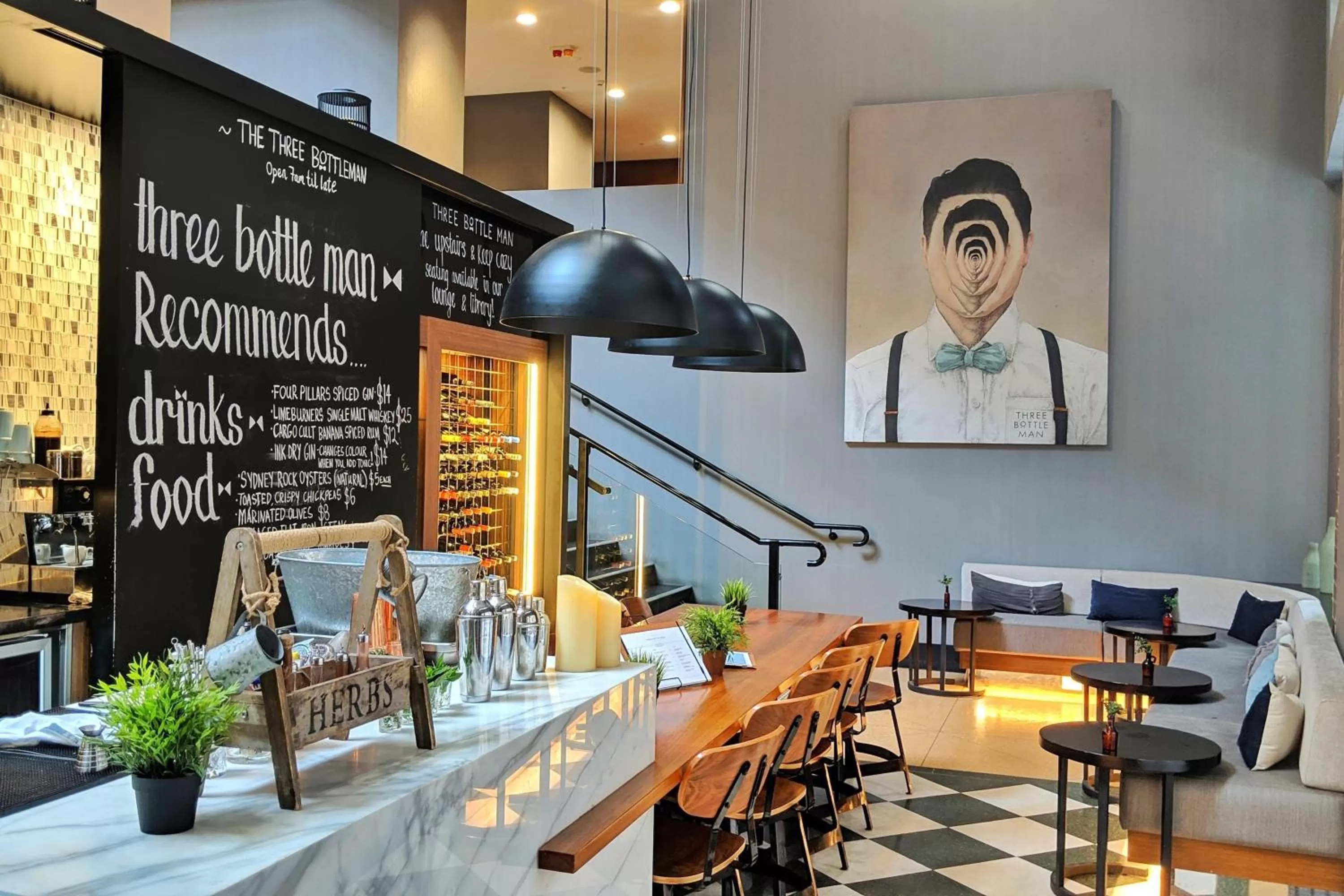 Lounge or bar in Sydney Harbour Marriott Hotel at Circular Quay