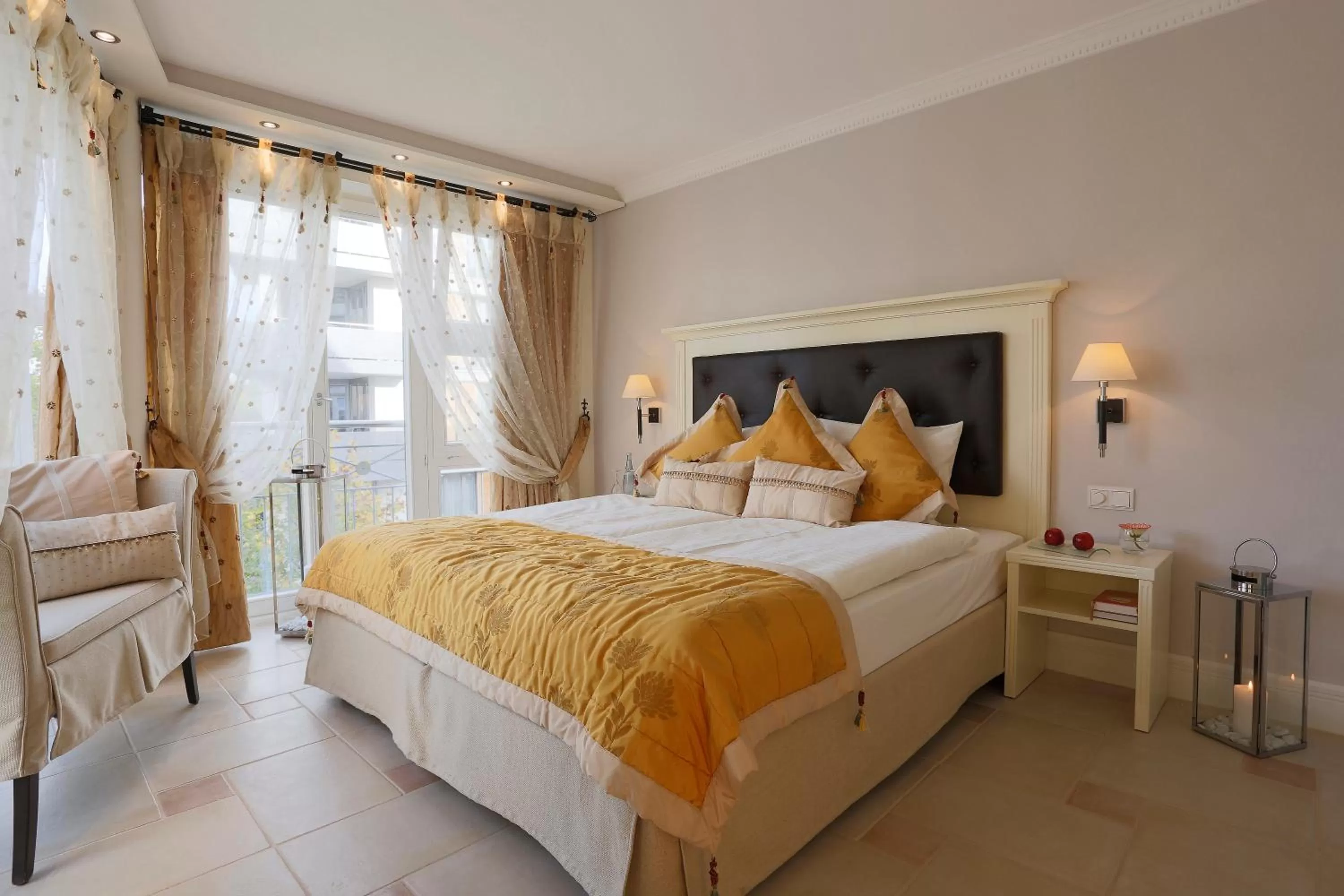 Photo of the whole room, Bed in Boutiquehotel La Casa