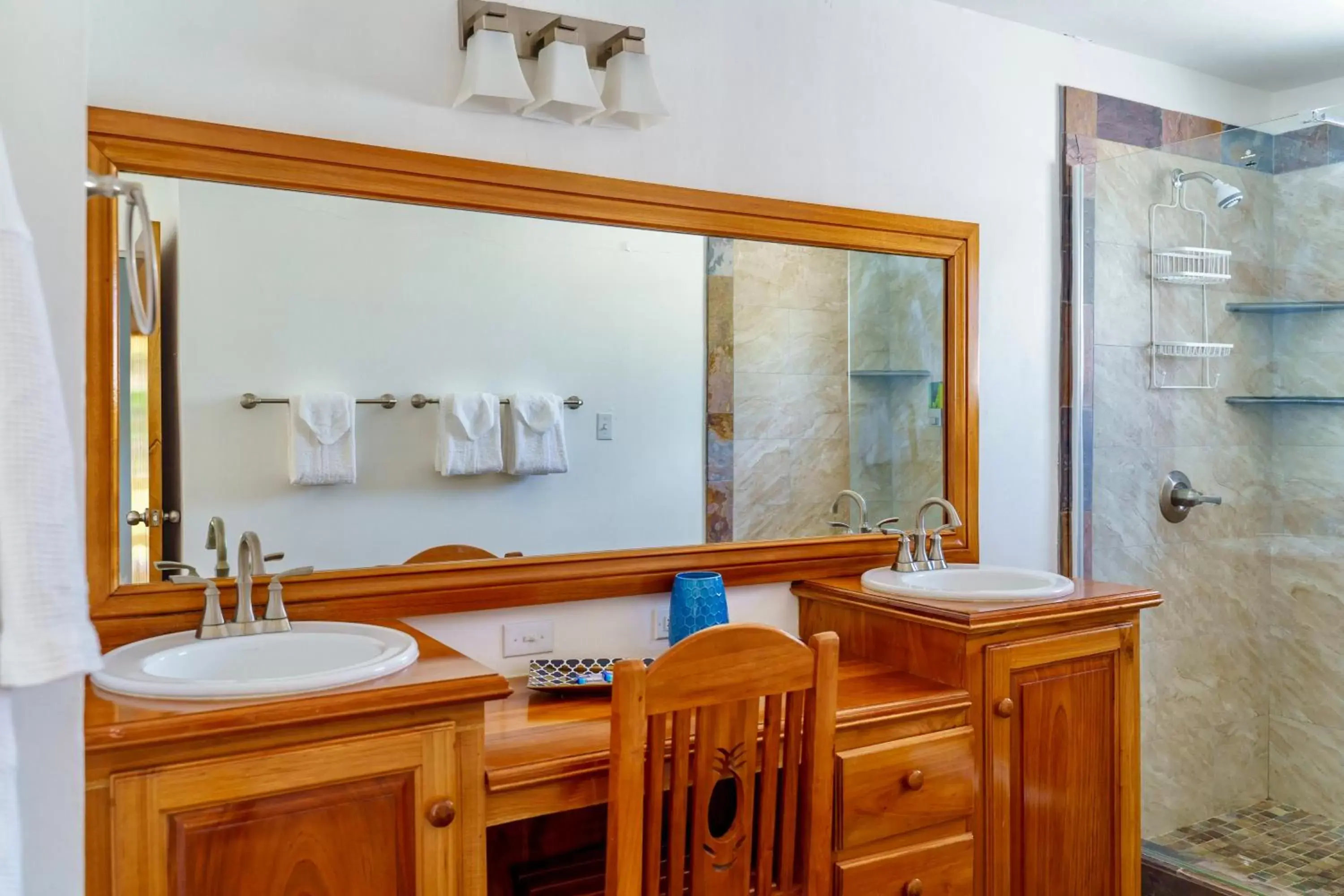 Shower, Bathroom in The Westender Inn