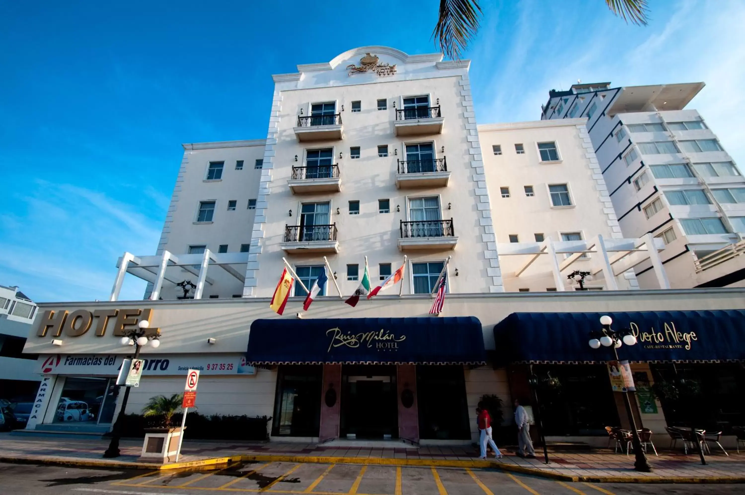 Facade/entrance in Hotel Ruiz Milán