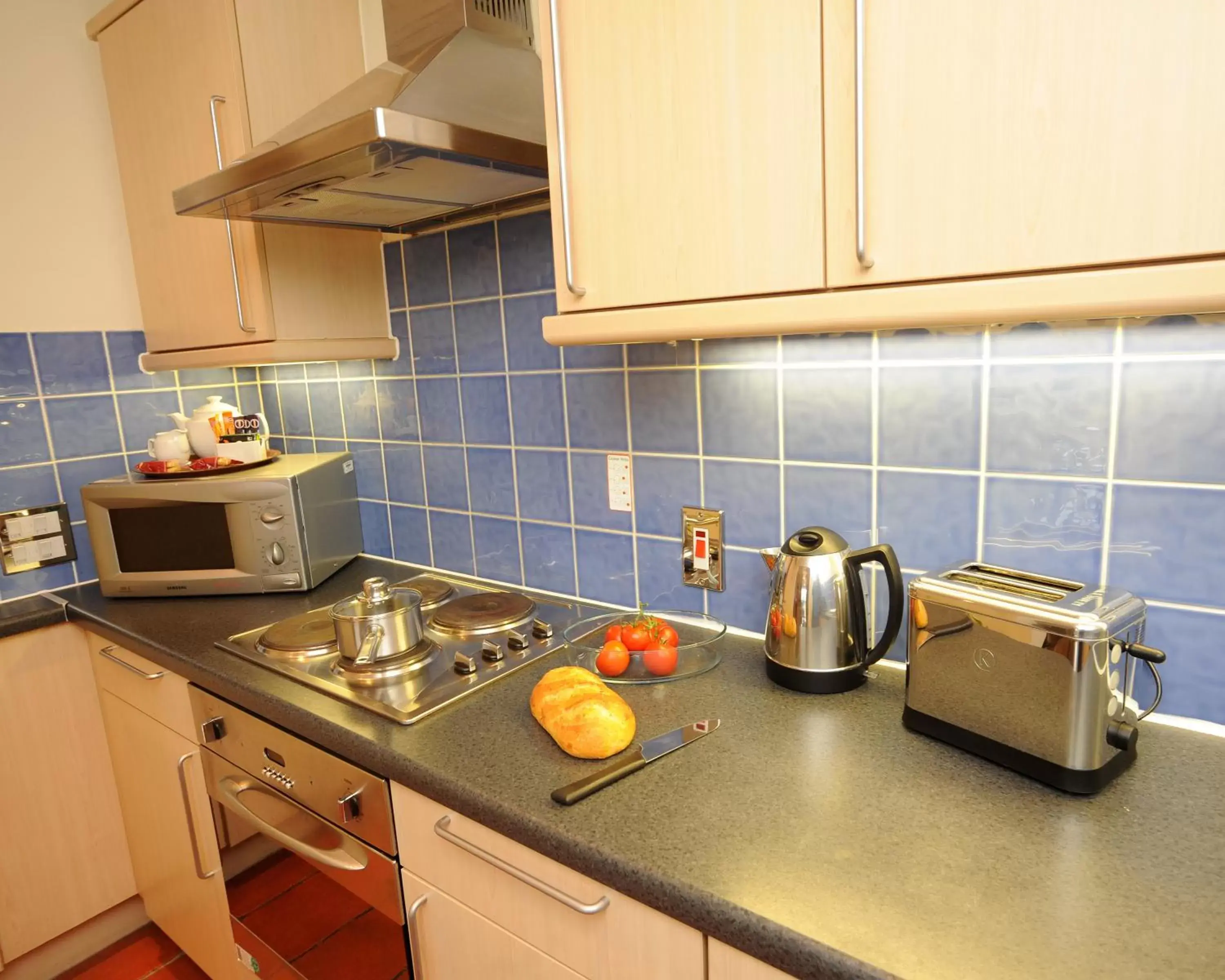 Kitchen or kitchenette, Kitchen/Kitchenette in PREMIER SUITES Bristol Redcliffe