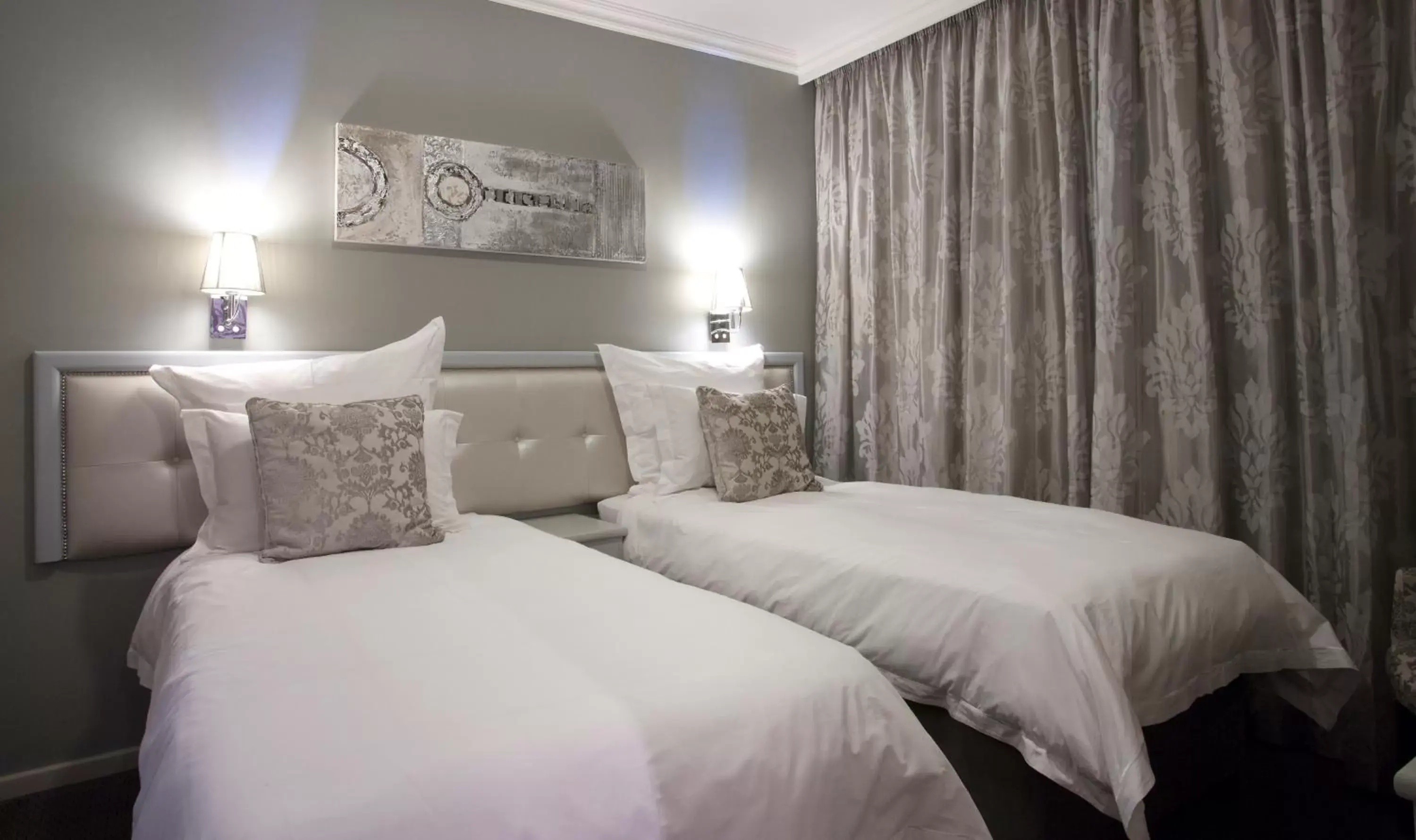 Bedroom, Bed in Devonvale Golf & Wine Estate
