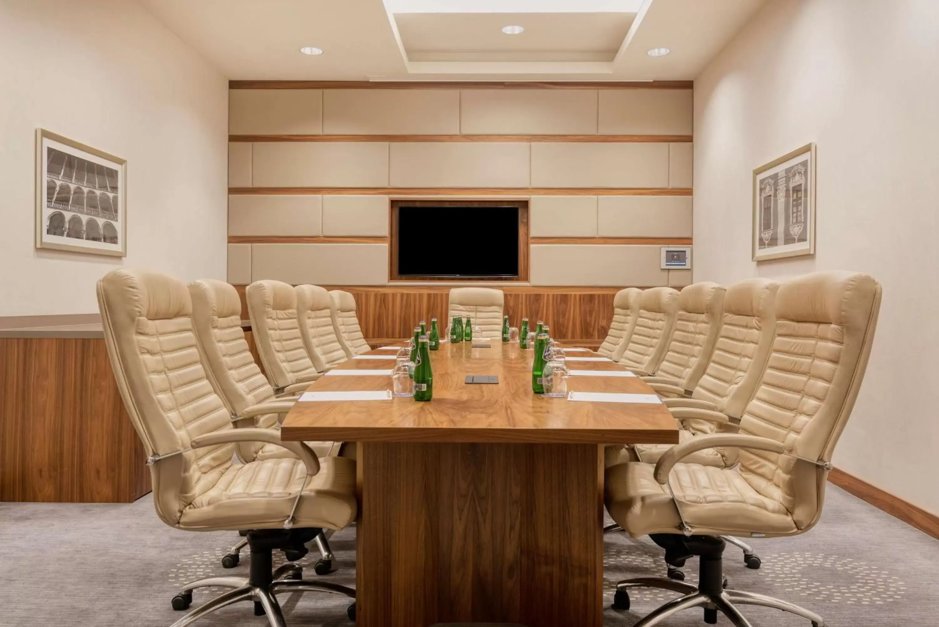 Meeting/conference room in DoubleTree by Hilton Krakow Hotel & Convention Center