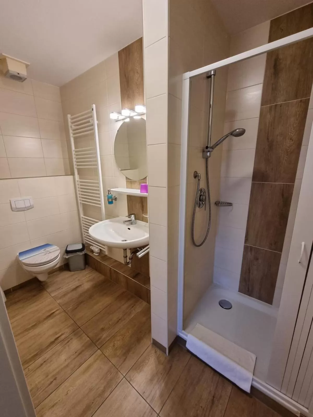 Bathroom in Hotel Pension Nordseewelle