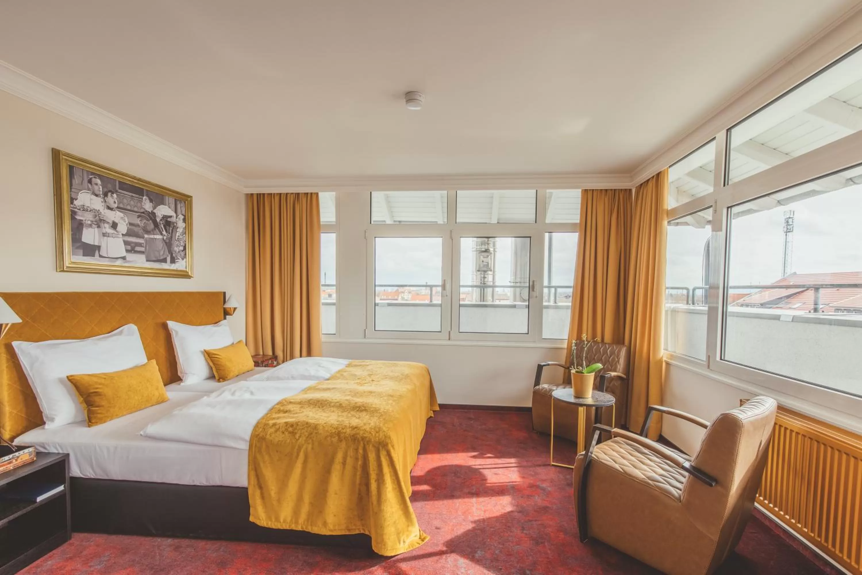 Photo of the whole room, Bed in Nordhäuser Fürstenhof & TinySky-Resort