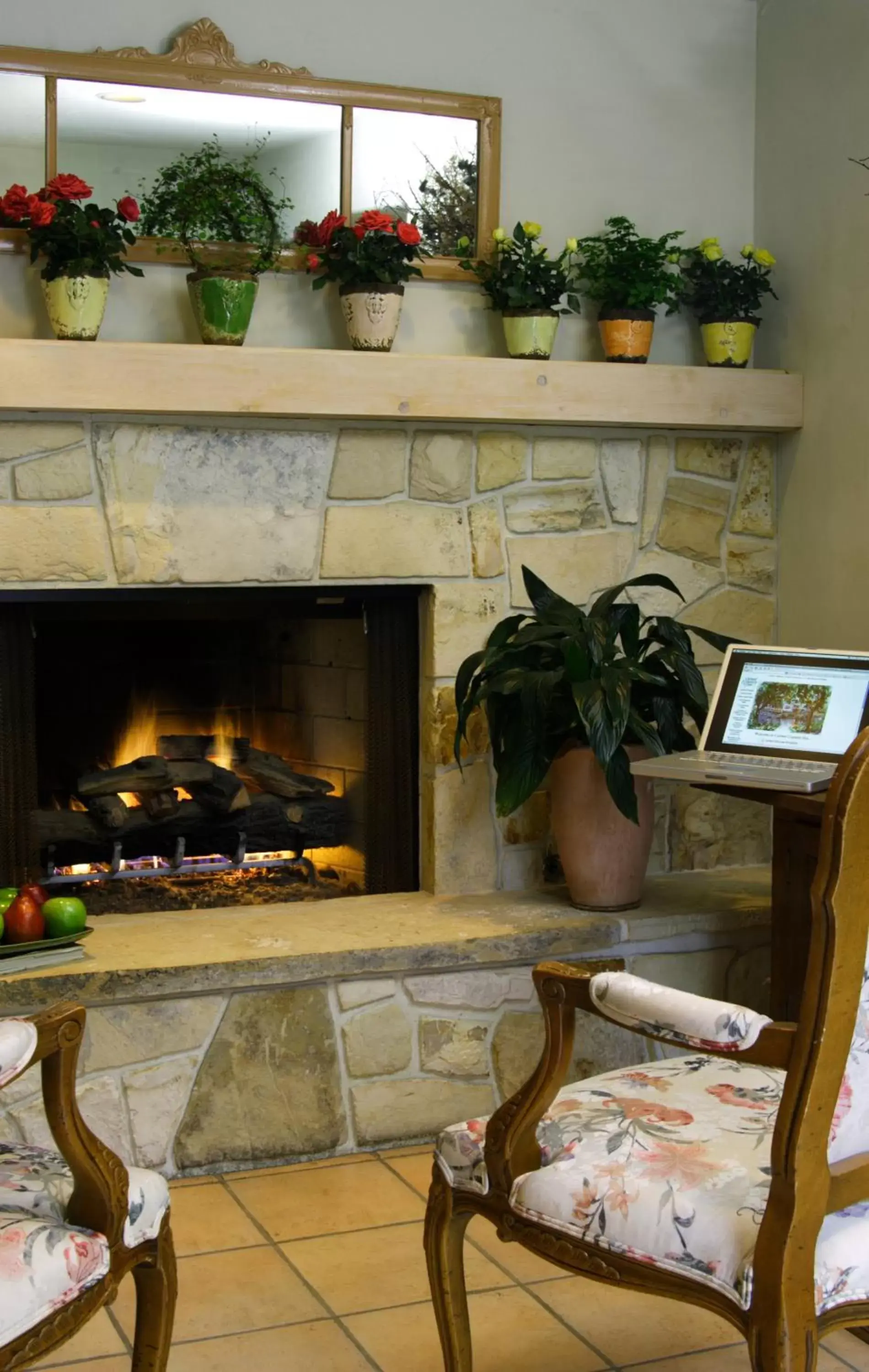 Lobby or reception in Carmel Country Inn