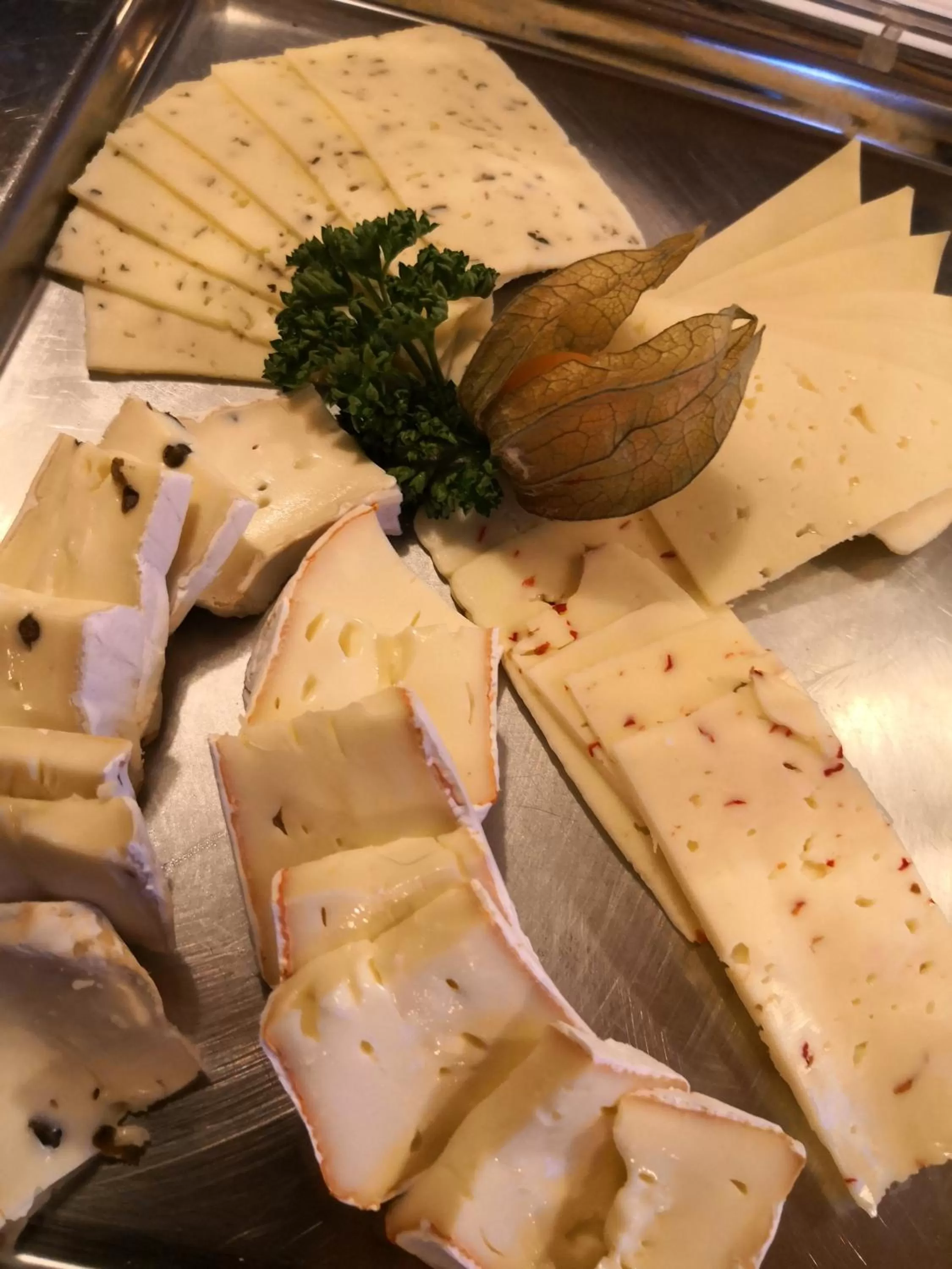 Buffet breakfast in Gästehaus und Fewo Lamm Garni