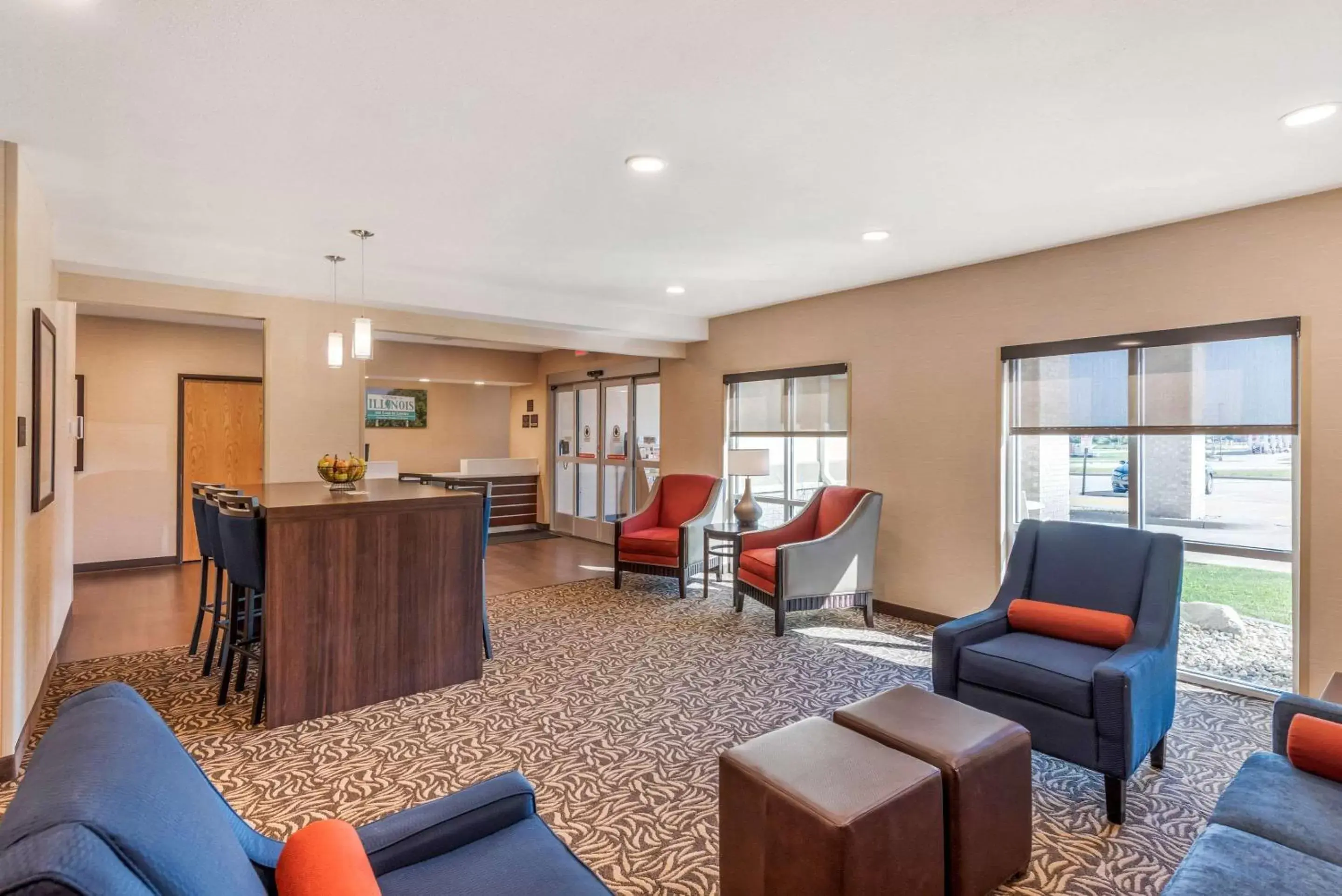 Lobby or reception, Seating Area in Comfort Inn & Suites near Route 66 Award Winning Gold Hotel 2021