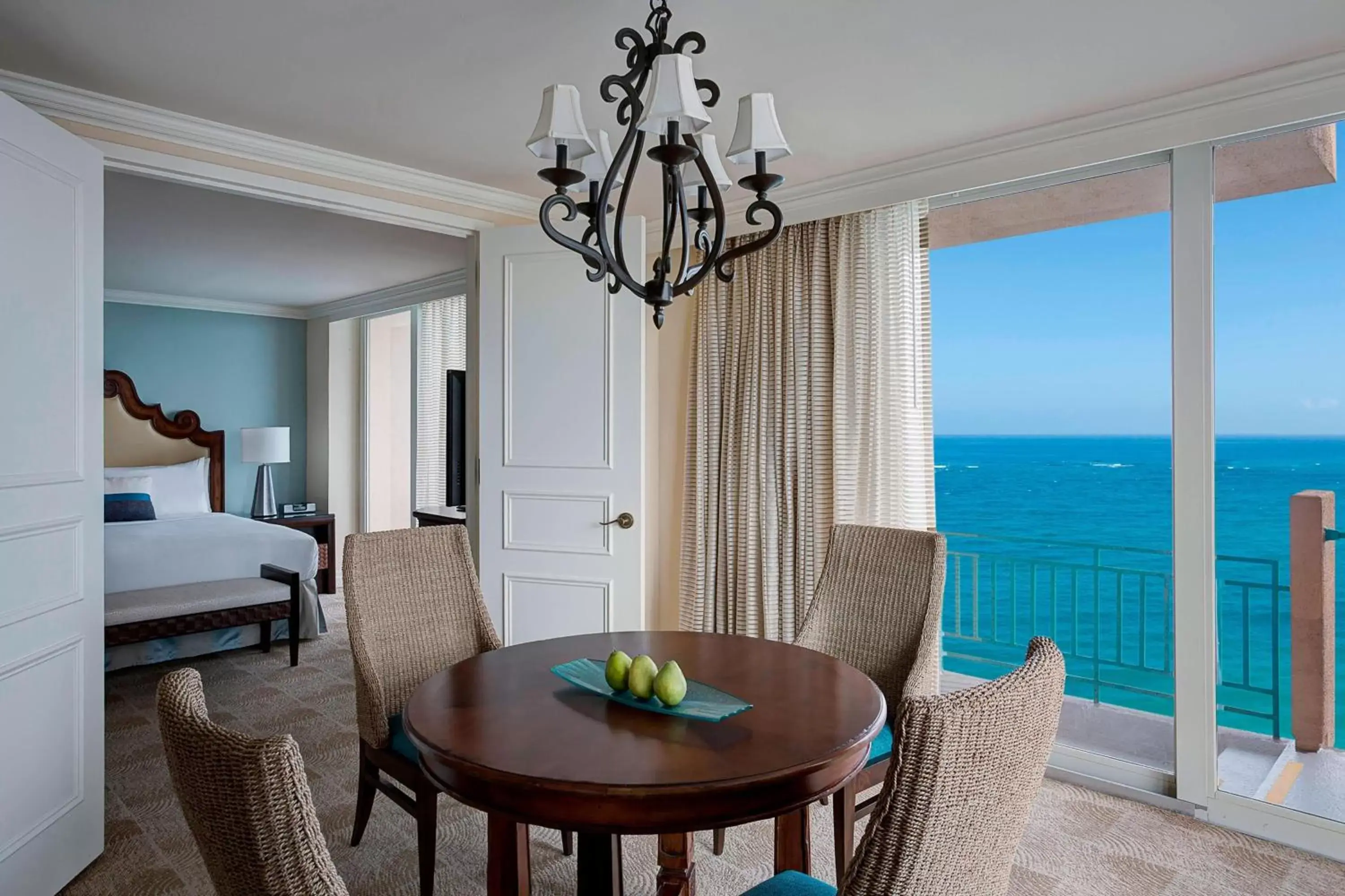 Bedroom, Dining Area in San Juan Marriott Resort and Stellaris Casino