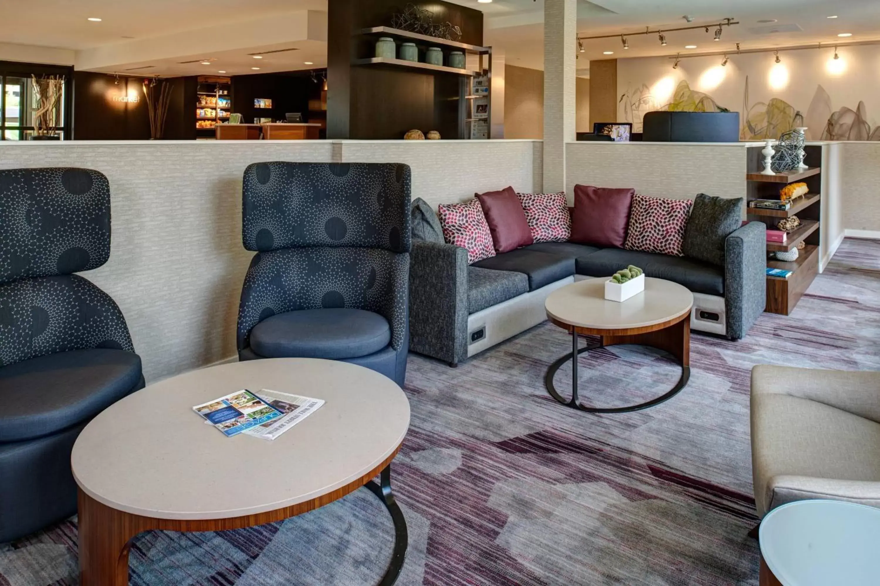 Lobby or reception, Seating Area in Courtyard Chicago Oakbrook Terrace