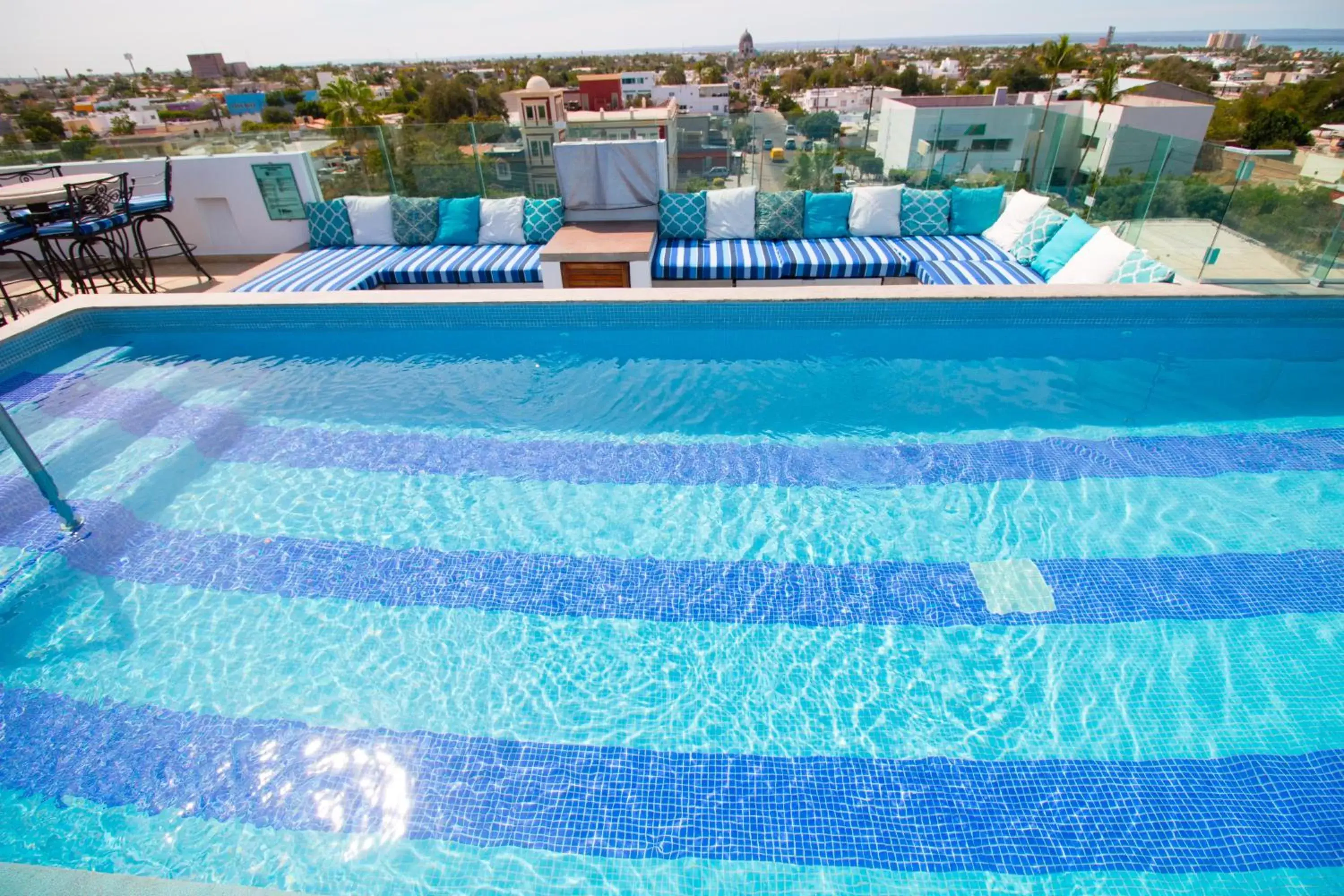 Swimming Pool in Hotel HBlue