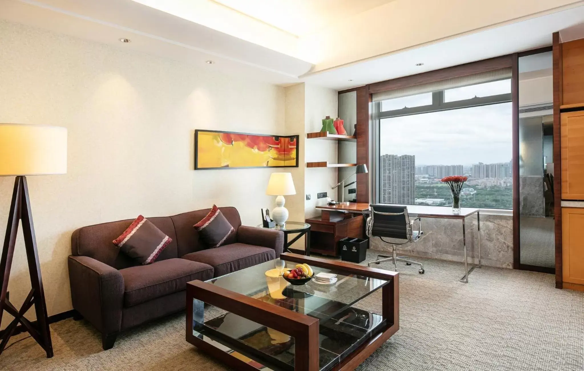 Photo of the whole room, Seating Area in InterContinental Foshan, an IHG Hotel