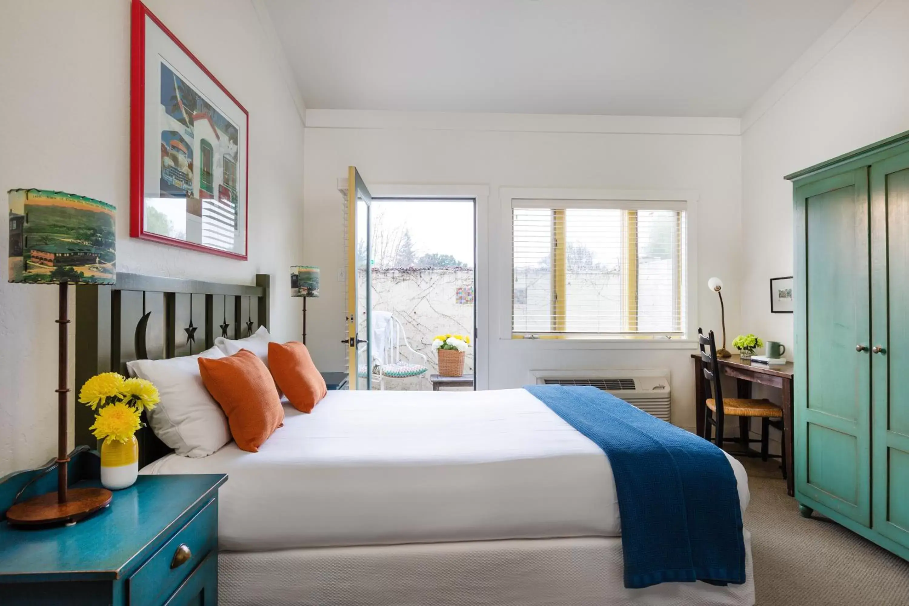 Bed in Sonoma Creek Inn Bed in Sonoma Creek Inn