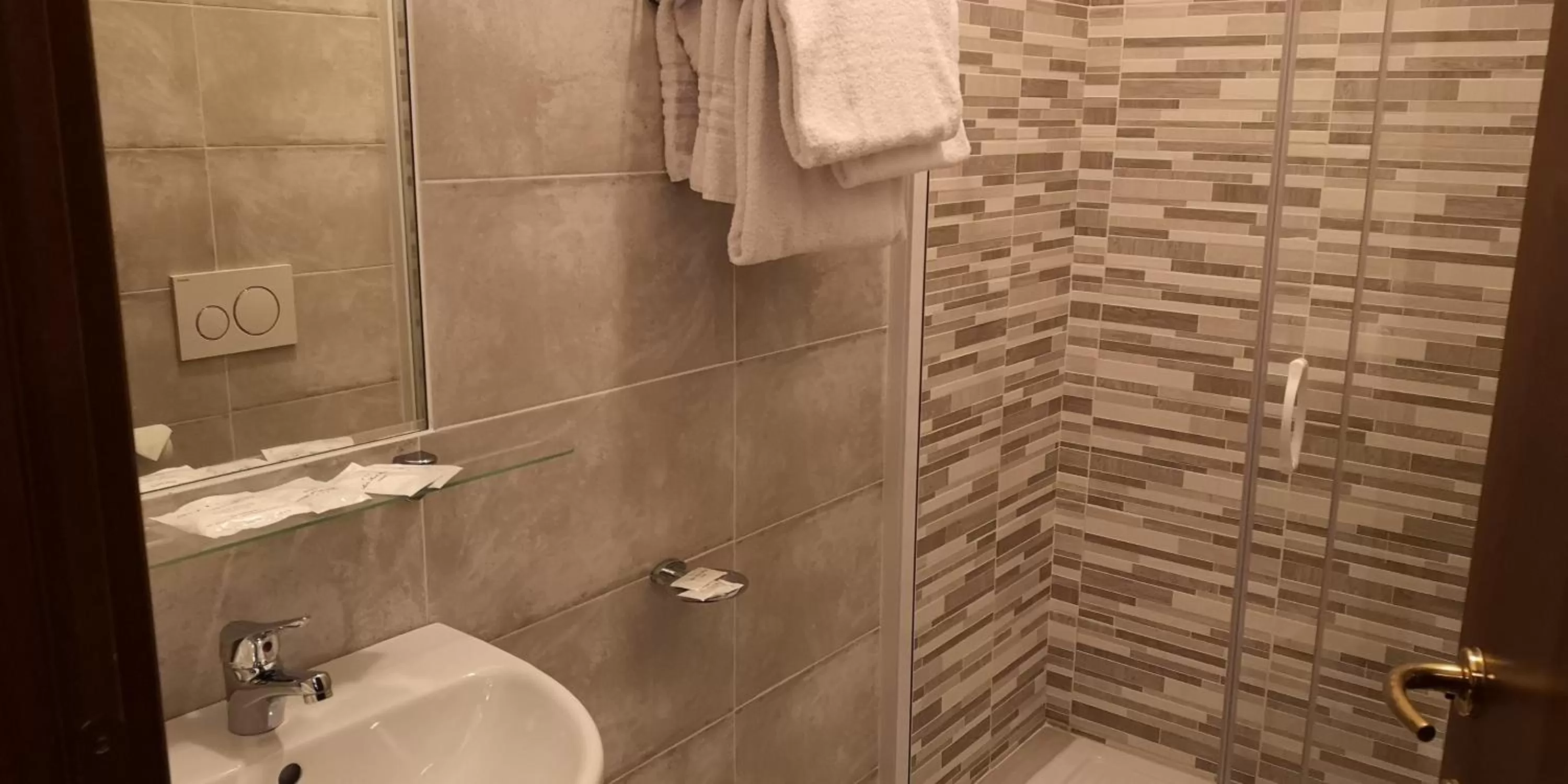 Bathroom in AUTO PARK Hotel