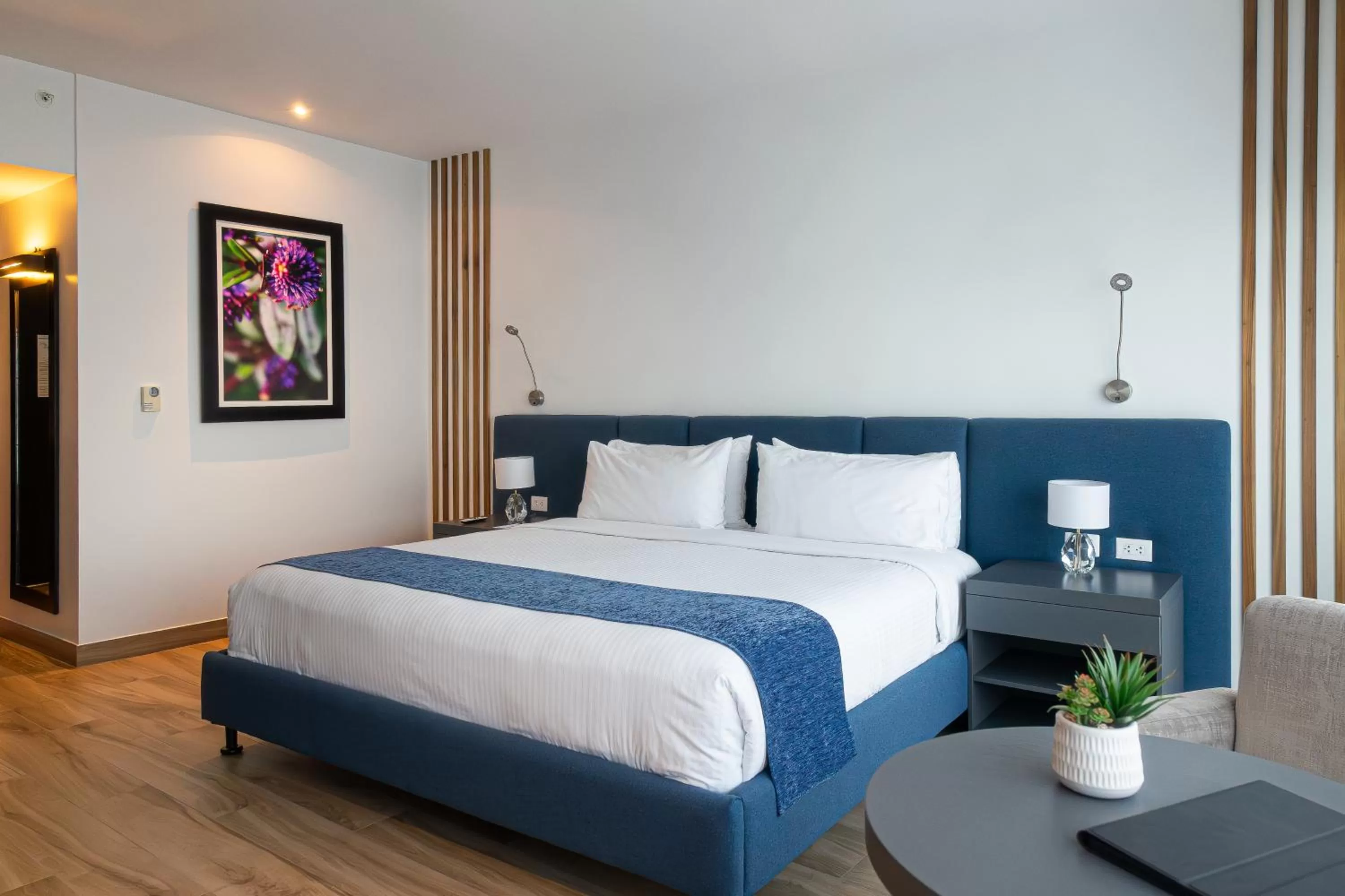 Bedroom, Bed in Wyndham Guayaquil, Puerto Santa Ana