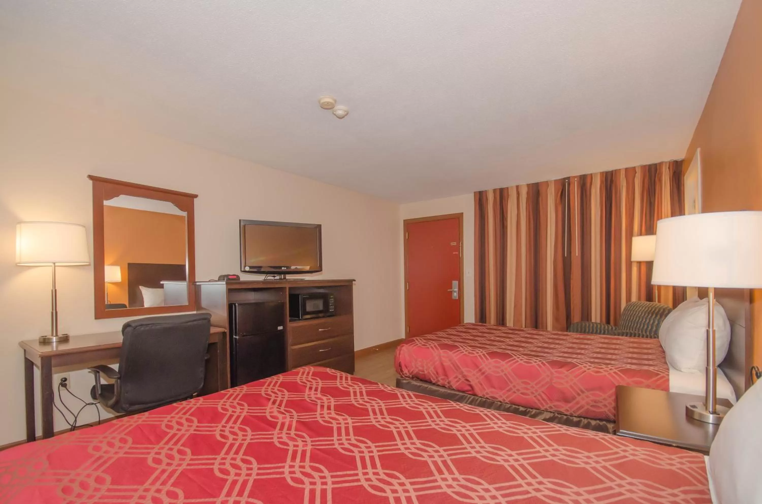 Double Room - Smoking in Econo Lodge Sharon - Foxborough
