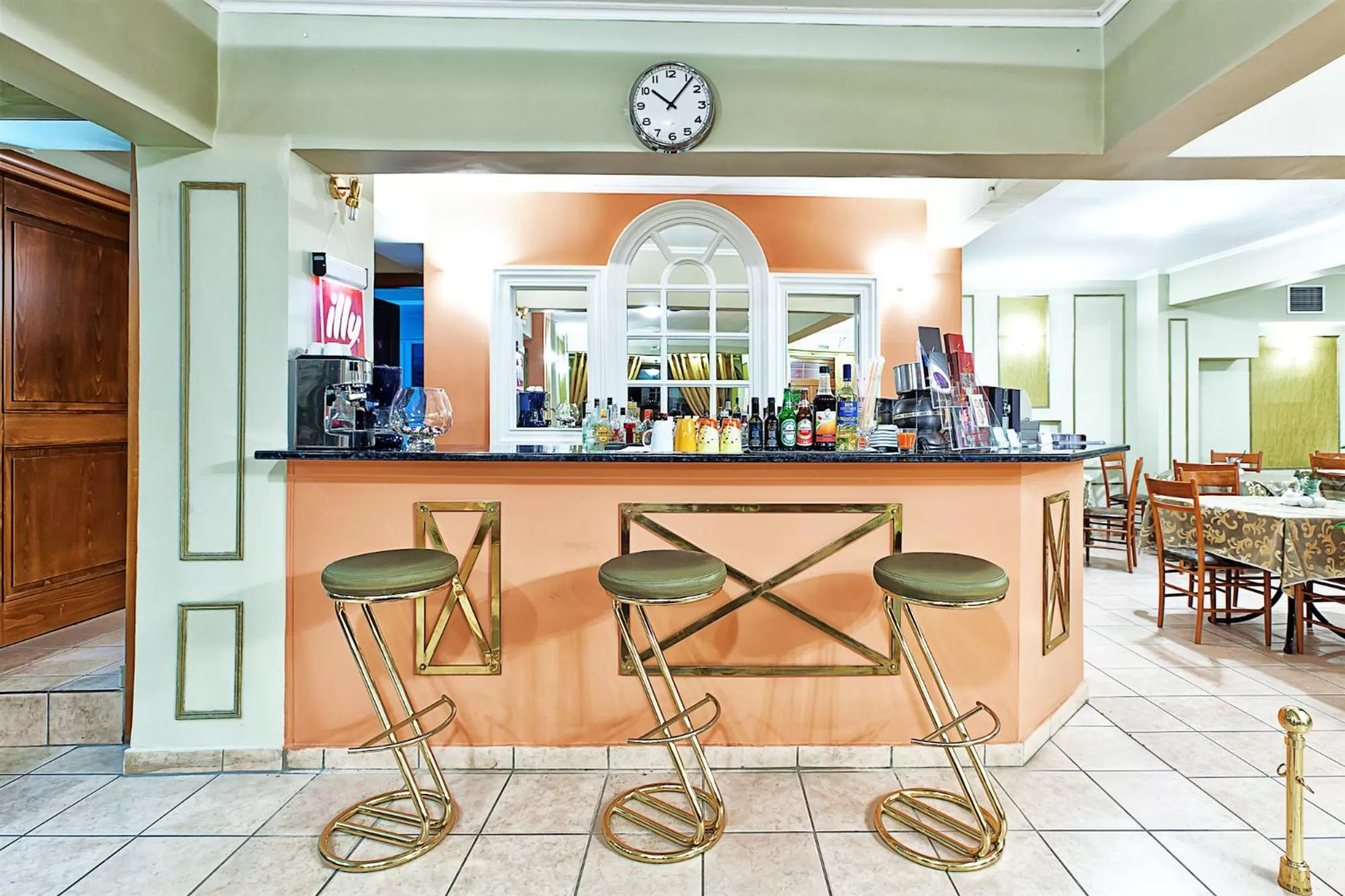 Lounge or bar in Anastassiou Hotel - Bike and motorcycle friendly hotel