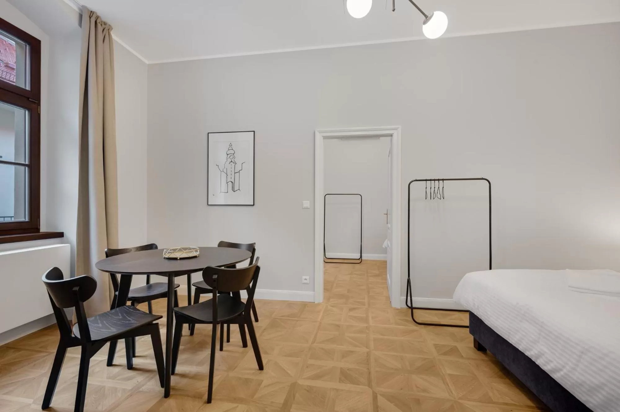 Seating area, Bed in Palace Apartments